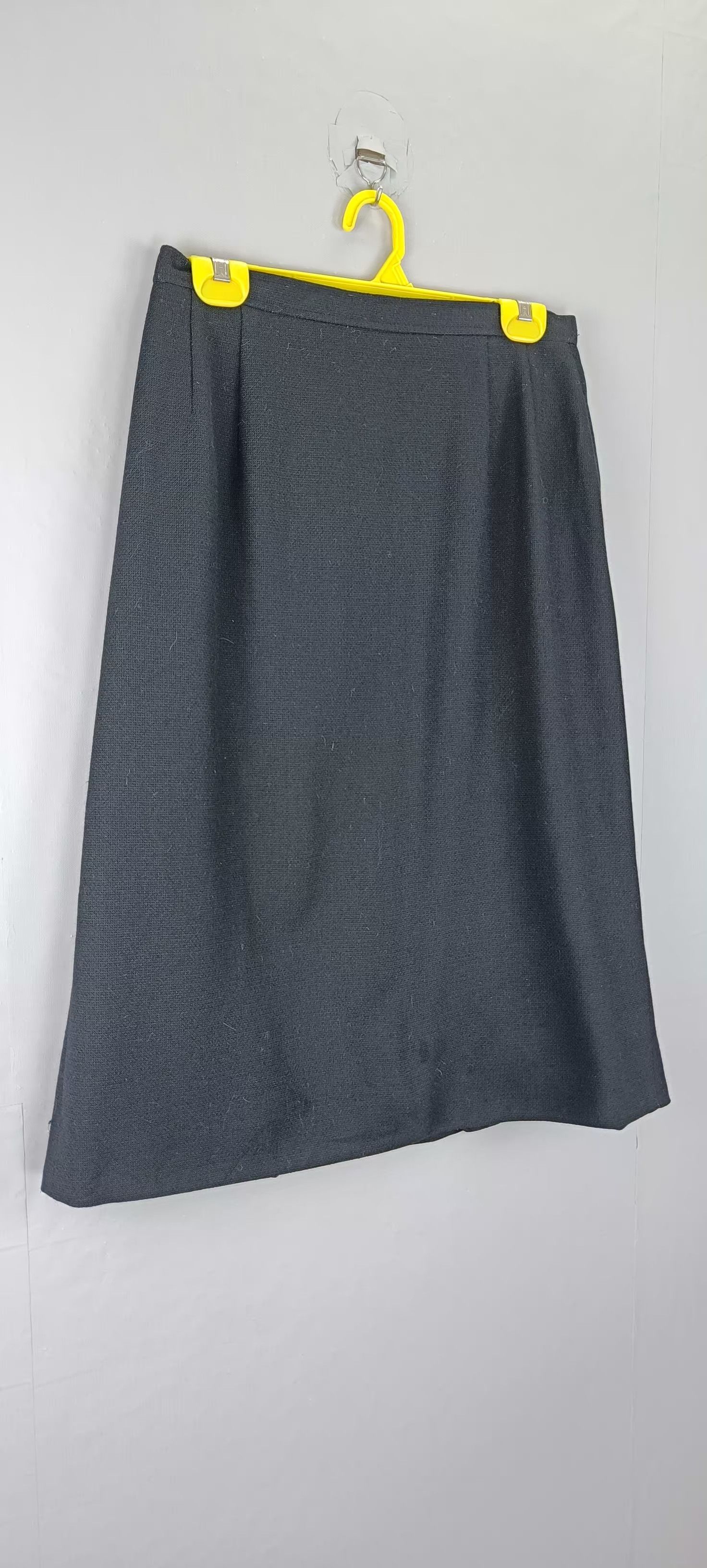 Nina Ricci NINA RICCI PLAIN MIDI SKIRT France fabric Size 34" / US 12 / IT 48 - 2 Thumbnail