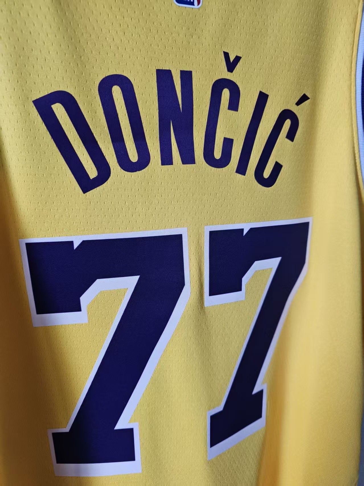 NBA 25 Los Angeles Lakers #77 Dončić Jersey XL Size US XL / EU 56 / 4 - 4 Thumbnail