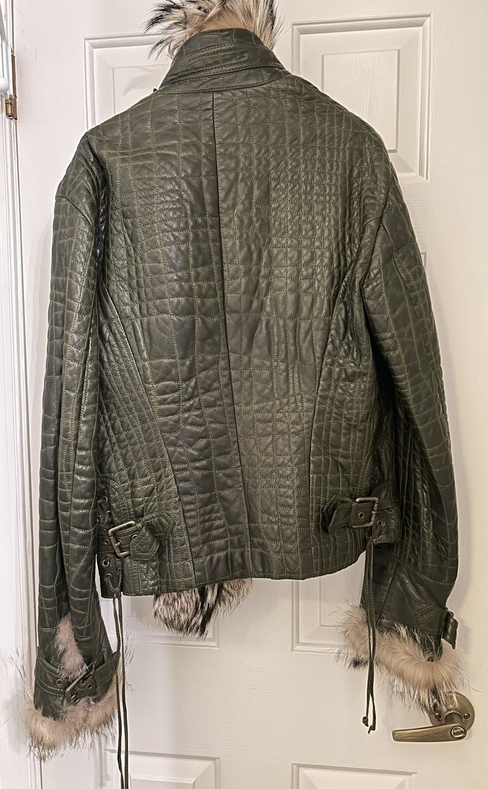 Roberto Cavalli × Vintage ONE OF A KIND RUNWAY 2005 Leather Coyote Fur jacket Size US S / EU 44-46 / 1 - 6 Thumbnail
