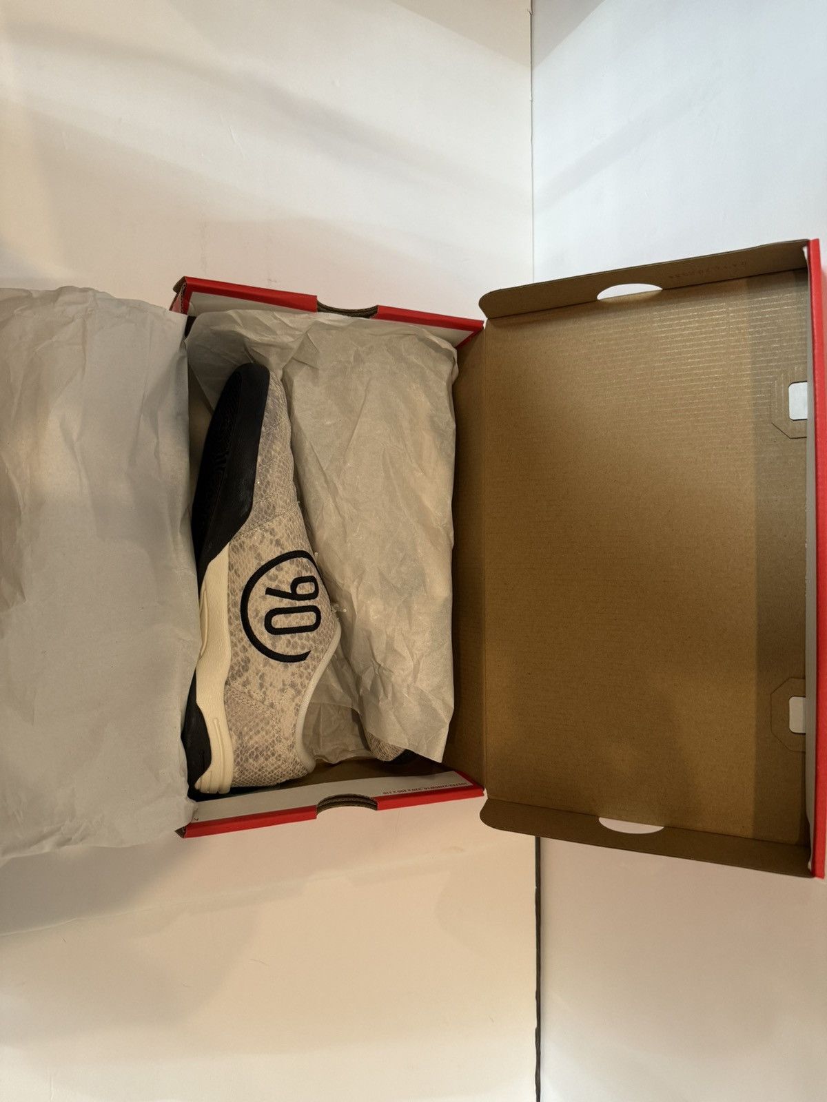 Nike WMNS NIKE T90 SE Size US 10.5 / IT 40.5 - 7 Thumbnail