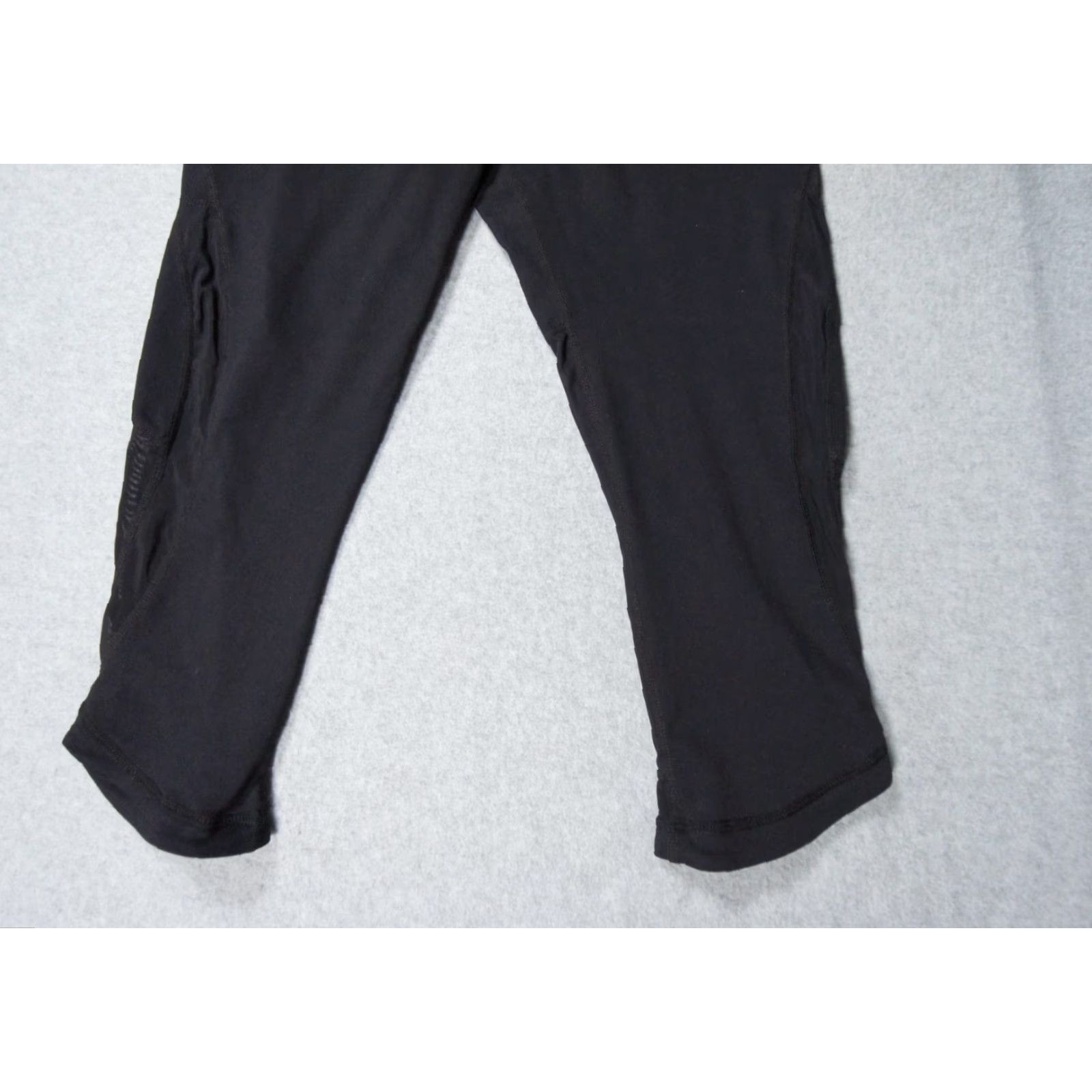 Lululemon VINTAGE Lululemon Leggings Women’s 8 Black Crop Activewear Yoga Running Breathable Size 30" / US 8 / IT 44 - 3 Thumbnail
