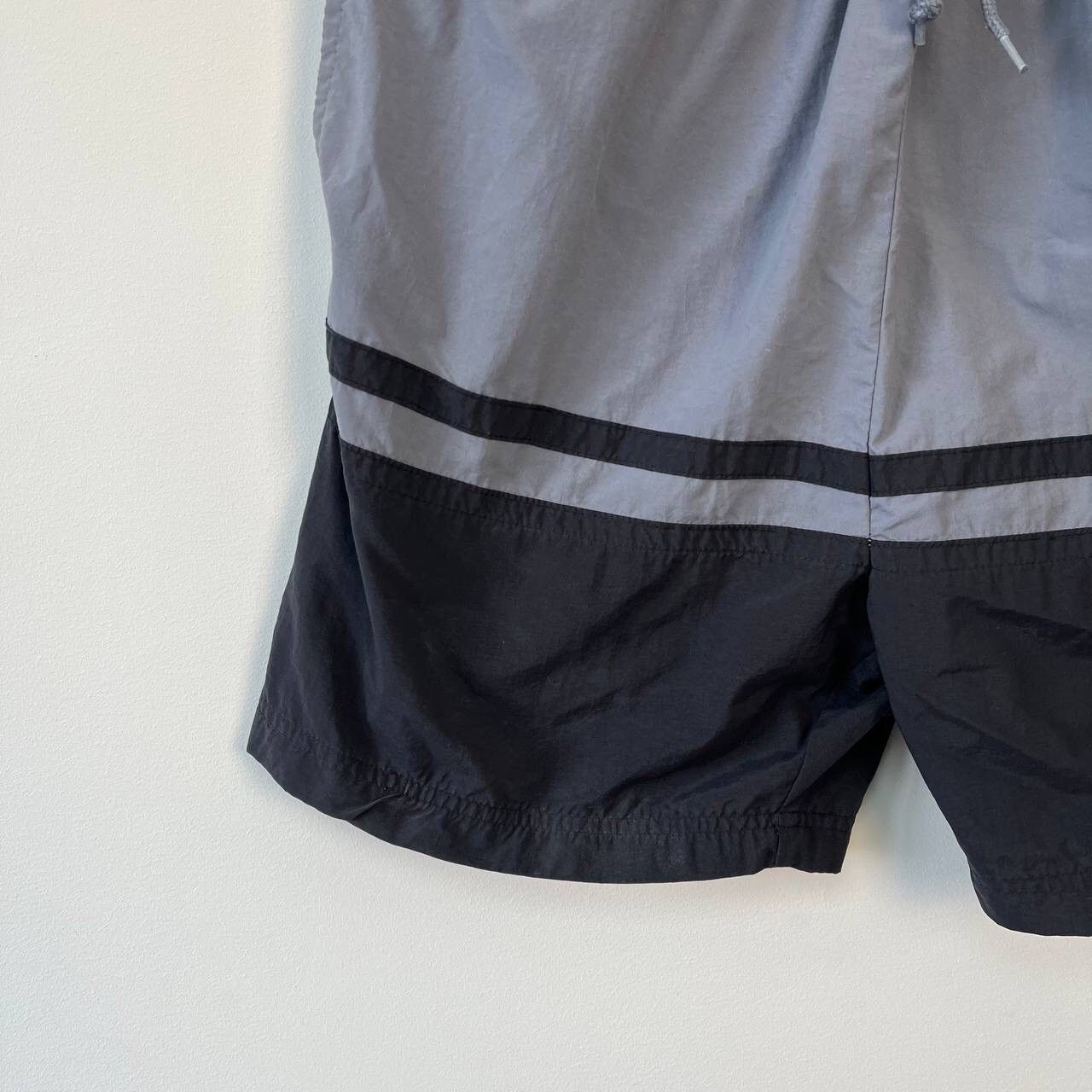 Nike Nike 80s Men's Vintage Y2K big logo swoosh nylon shorts Size US 34 / EU 50 - 4 Thumbnail
