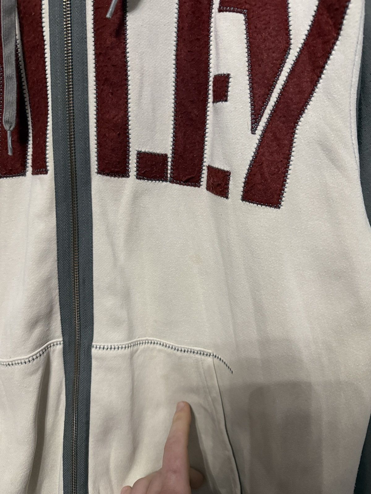 Oakley Vintage Oakley Huge Embroidered Logo Full Zip Hoodie Sz L Size US L / EU 52-54 / 3 - 7 Thumbnail