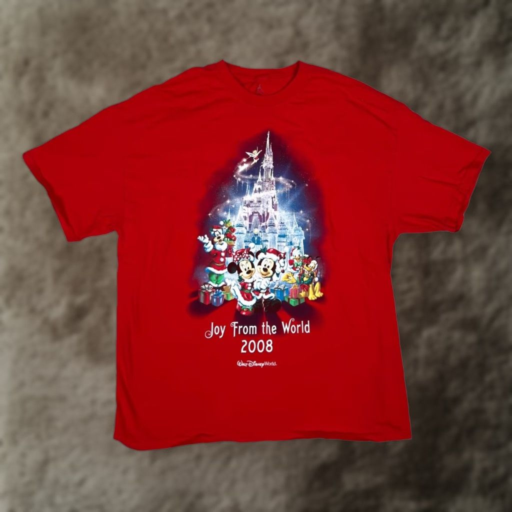 Disney VINTAGE Walt Disney World T-Shirt Mens XL Red Joy From The World Christmas 2008 Size US XL / EU 56 / 4 - 1 Thumbnail