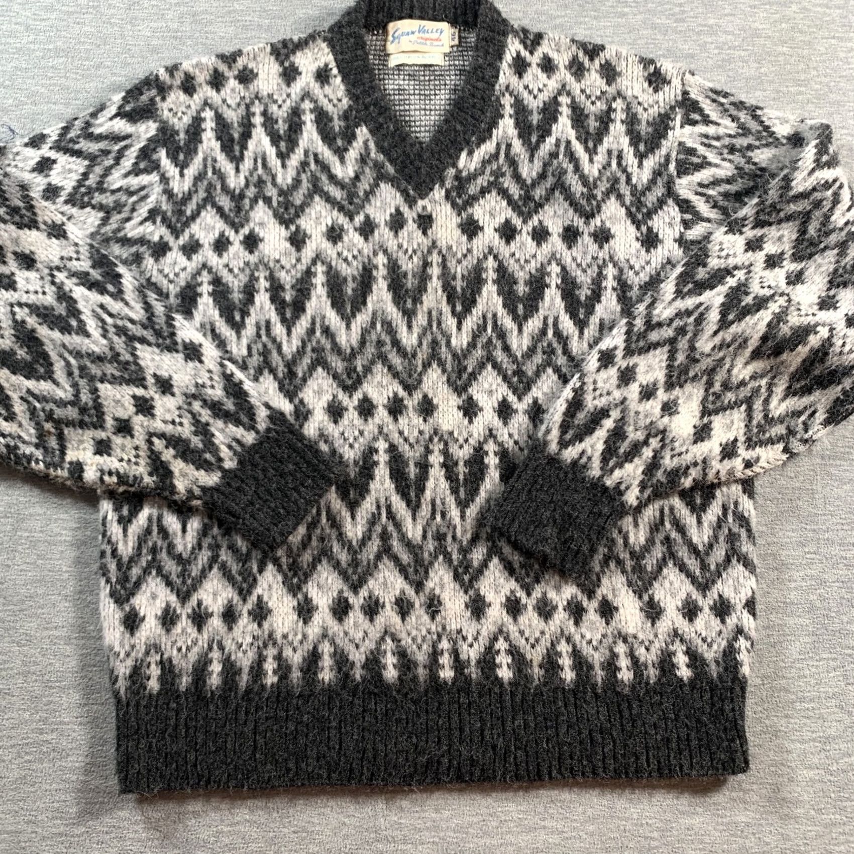 Etro Item Specifications: Color: White Size US L / EU 52-54 / 3 - 3 Thumbnail