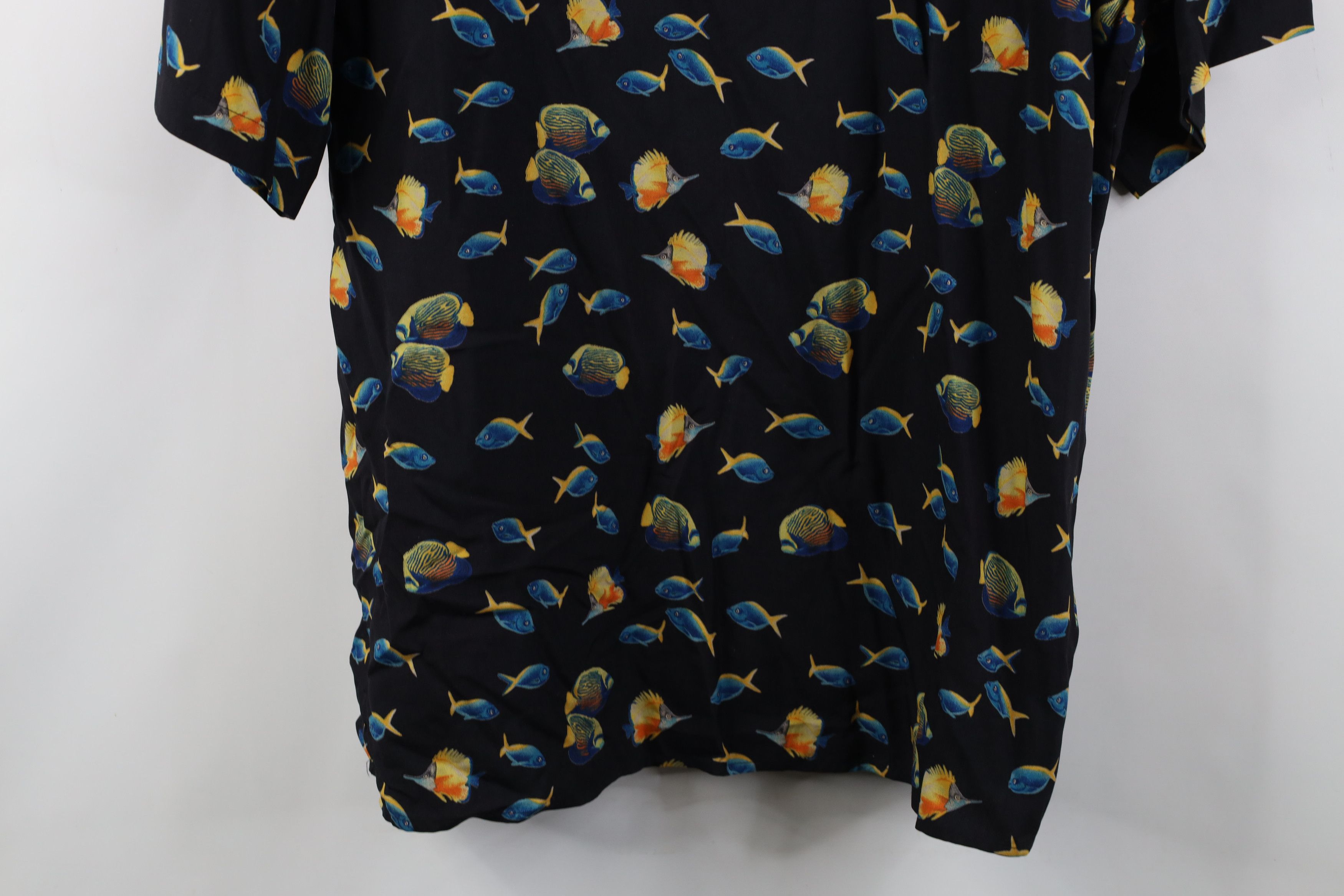 Vintage Vintage 90s Streetwear Collar Fish Collared Button Shirt AOP Size US XL / EU 56 / 4 - 14 Thumbnail