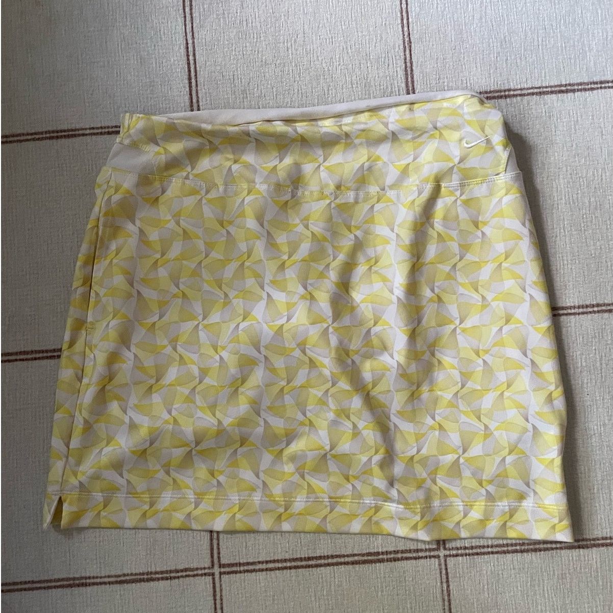 Nike Nikes Women Golf Skort Skirt Yellow White Size Small(46) Size 32" / US 10 / IT 46 - 1 Thumbnail