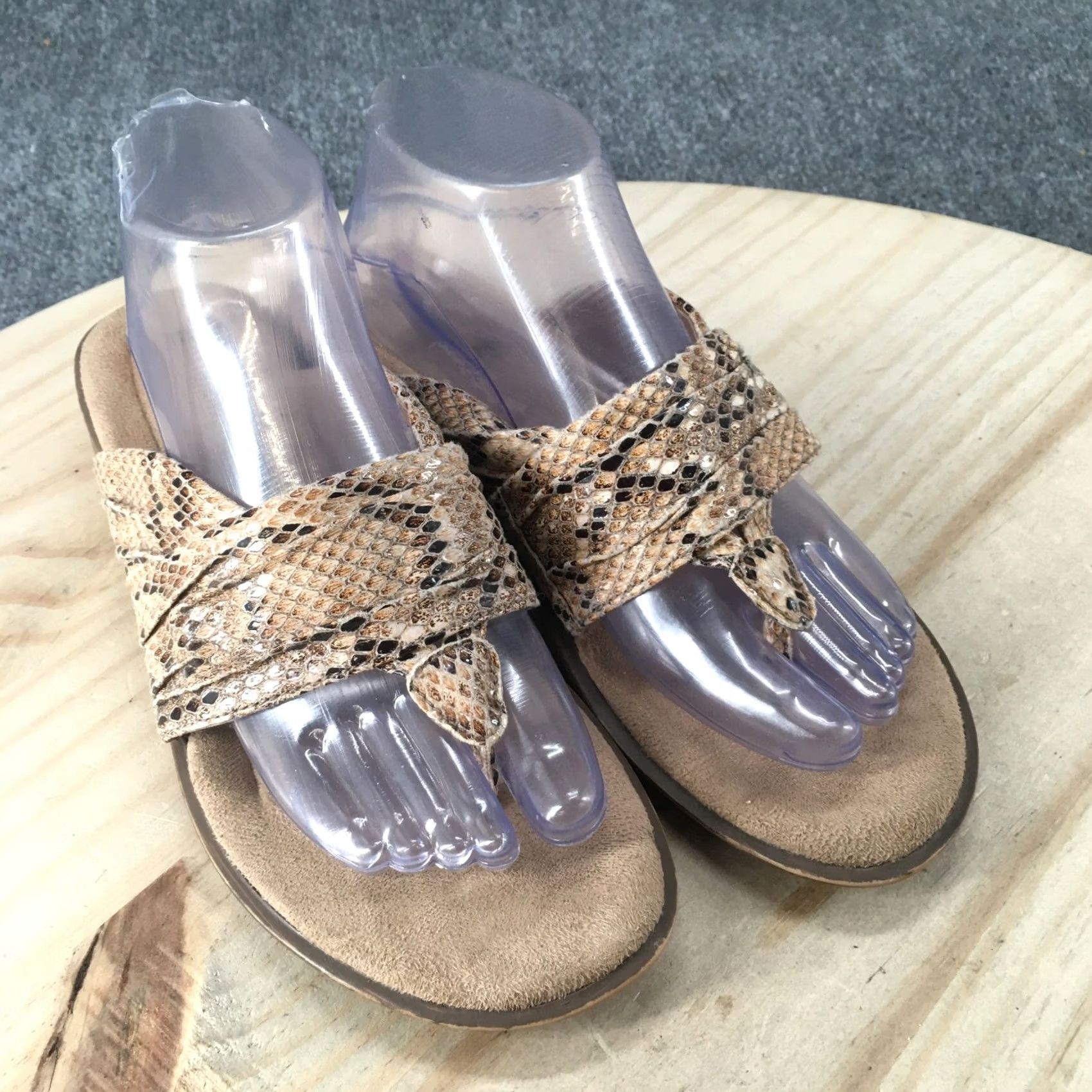 Naturalizer Naturalizer Joi Sandals Womens 8.5 M Casual Slip On Thong Brown Faux Leather Straps Size US 9 / IT 39 - 3 Thumbnail