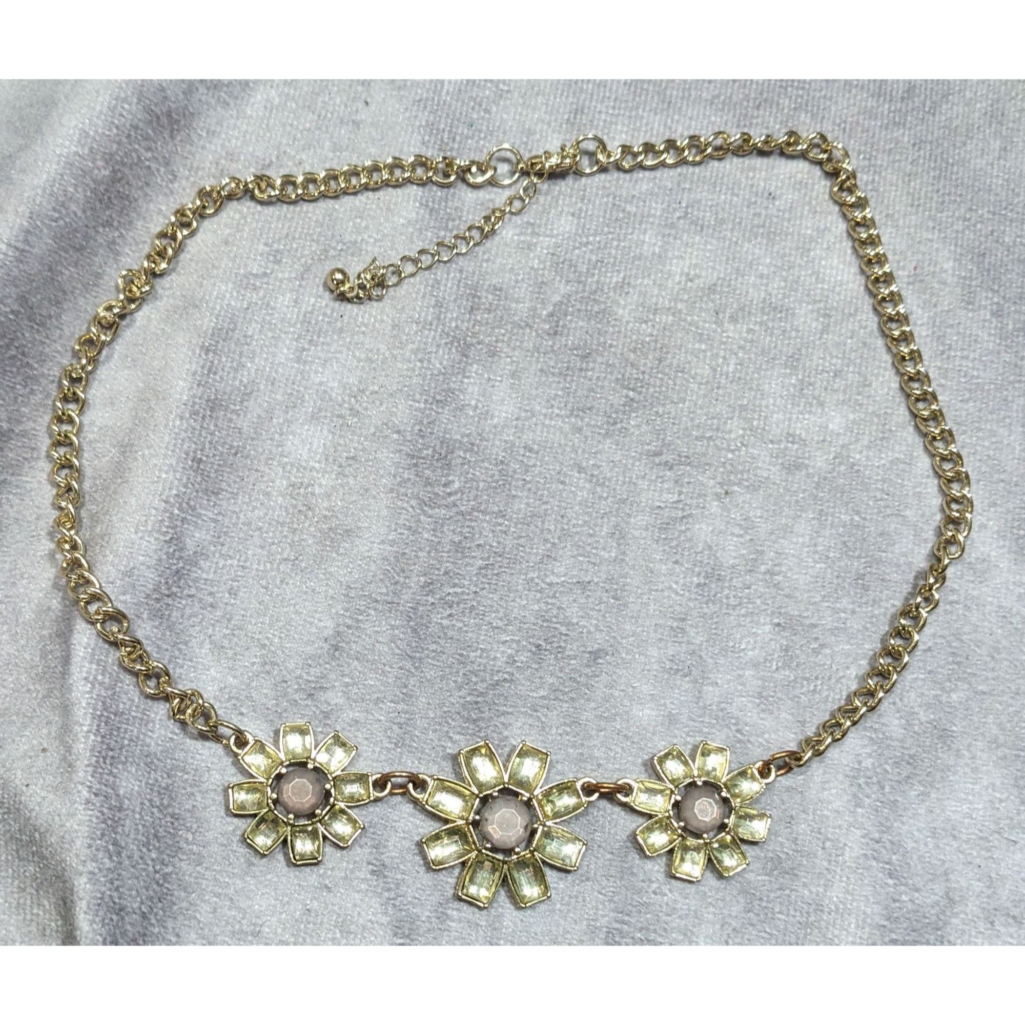 Other Retro Fairycore Gemmed Triple Flower Necklace Size ONE SIZE - 6 Thumbnail