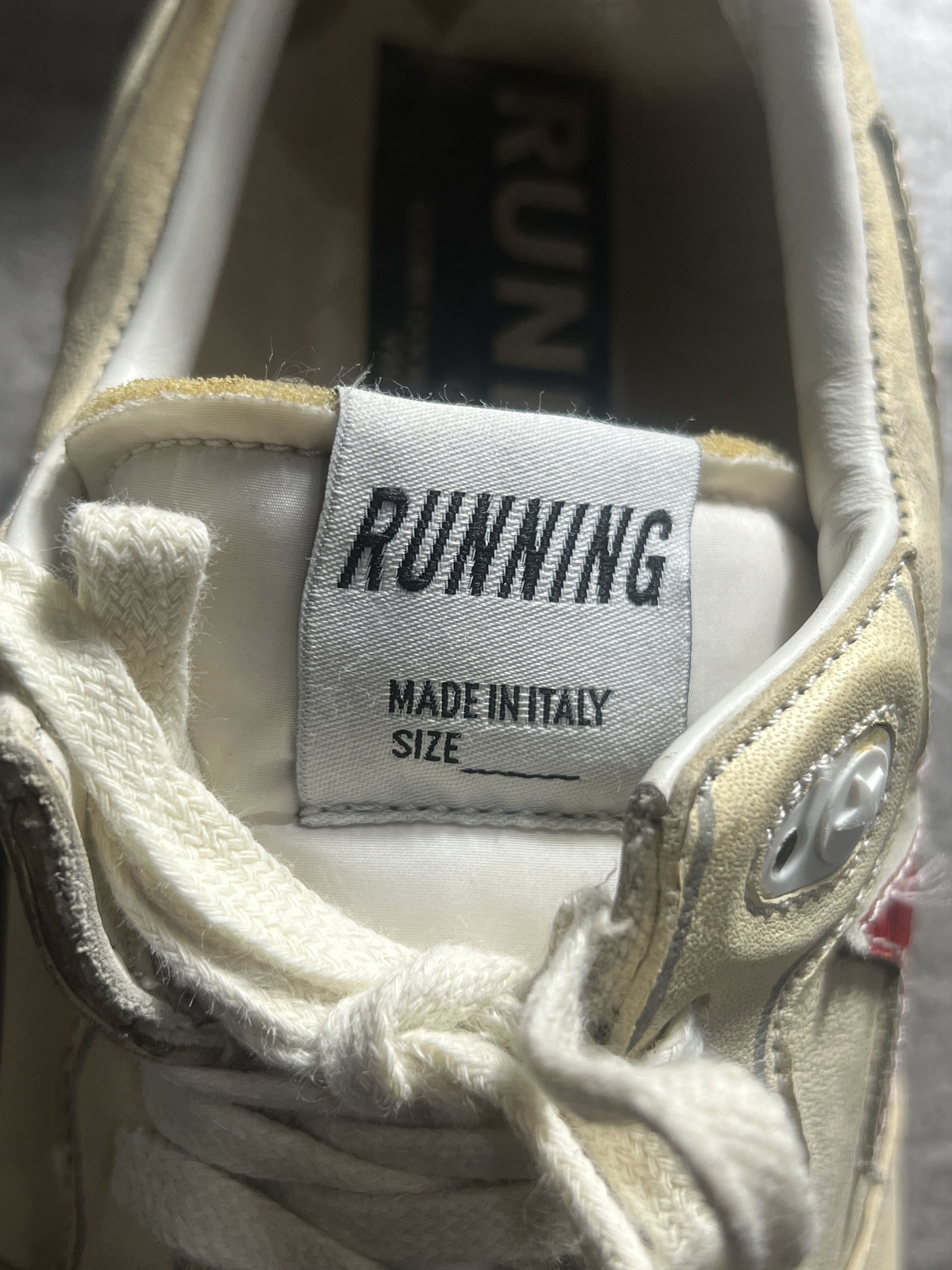 Golden Goose Golden Goose Running Sole Cream Red Star Size 36 Size US 7 / EU 40 - 9 Thumbnail