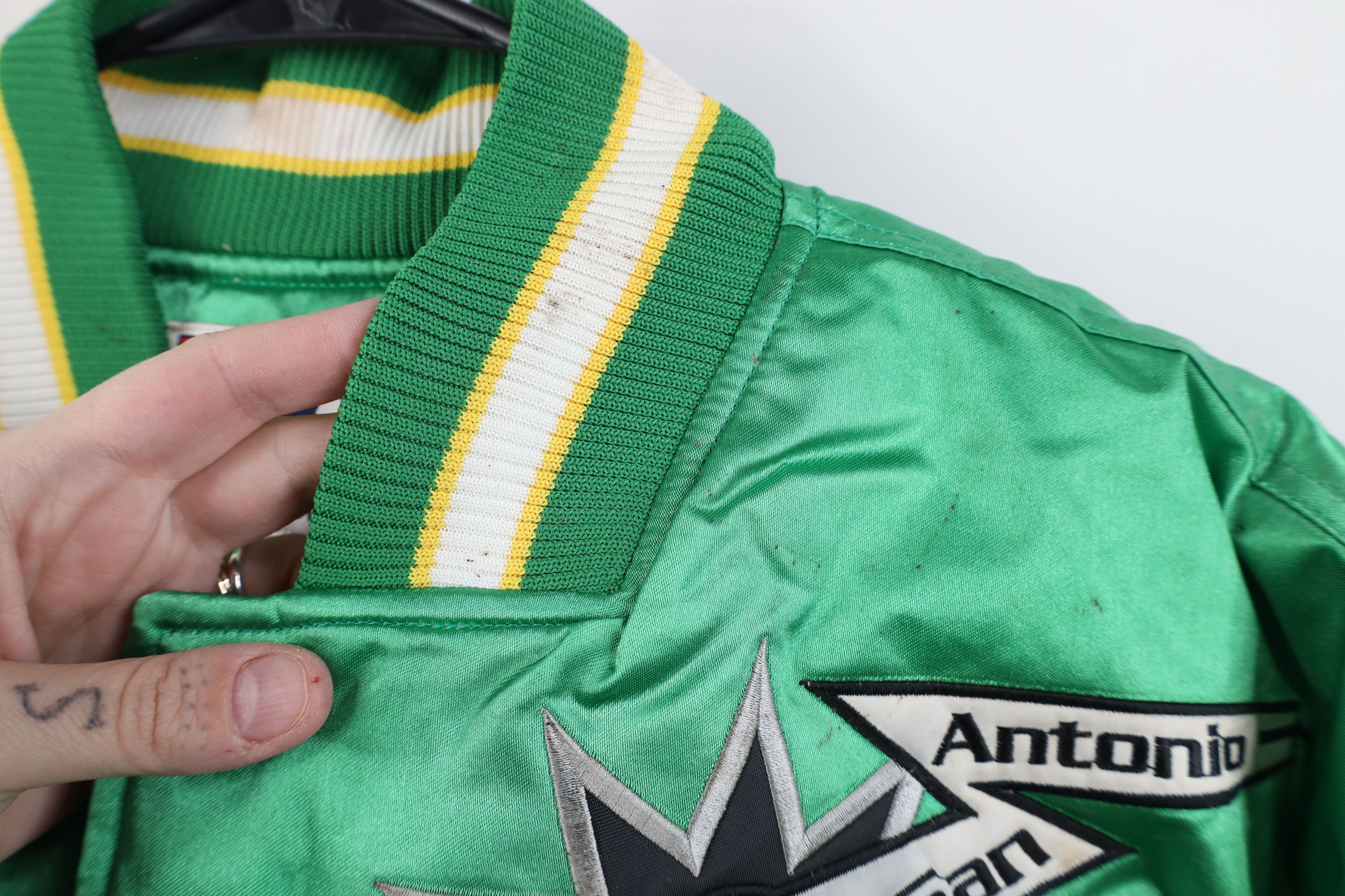 Vintage Deadstock Vintage 90s Quilted Satin Bomber Jacket Green Size US XL / EU 56 / 4 - 5 Thumbnail