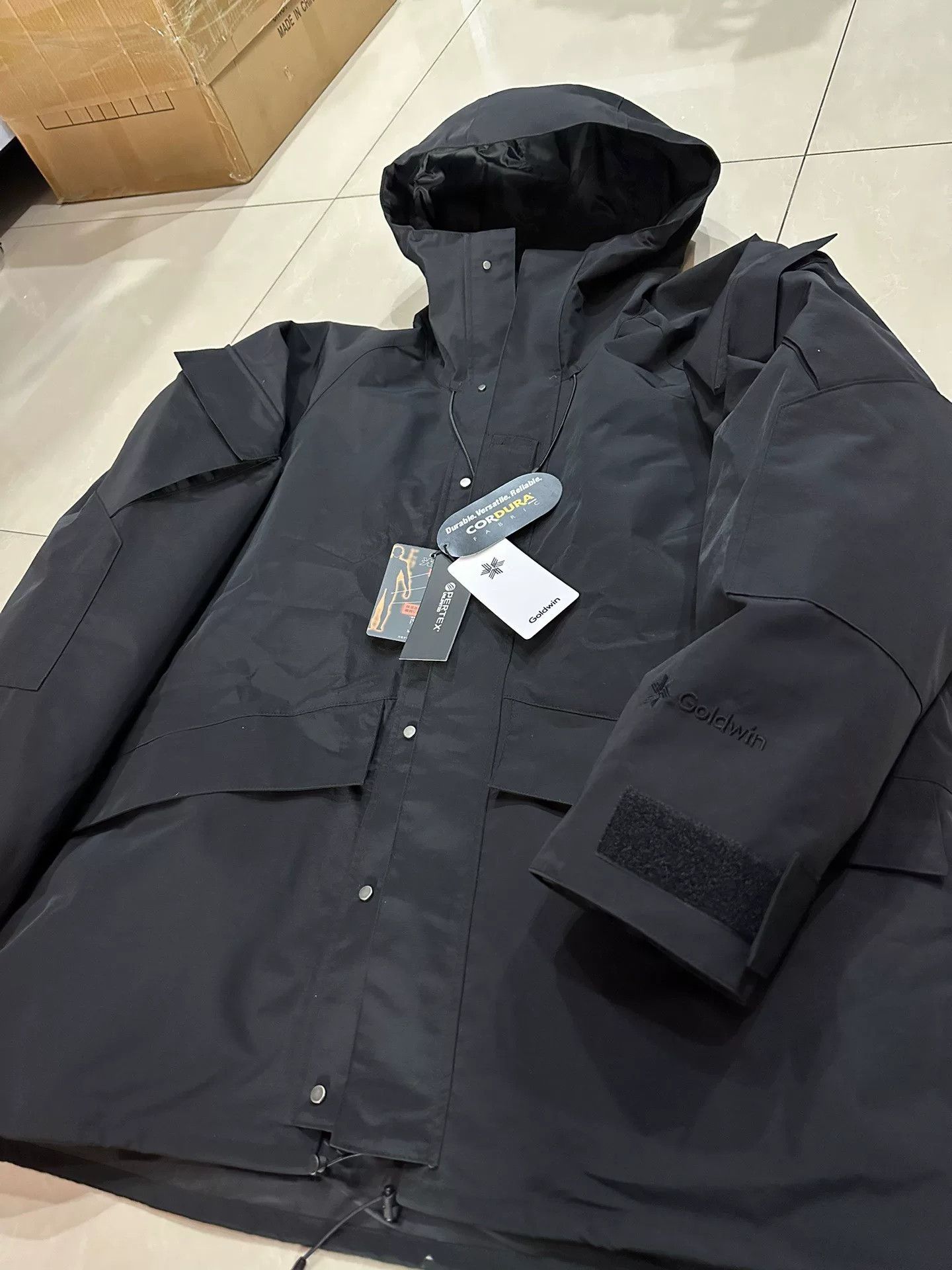 GOLDWIN ONLY ARK Men's Hooded Jacket