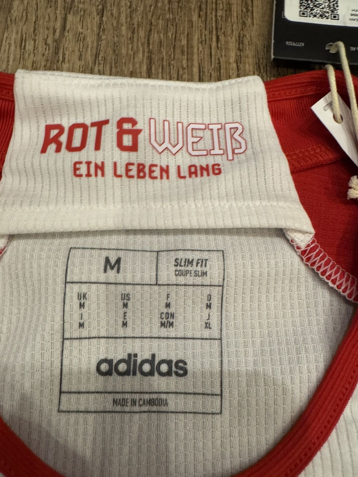Adidas BAYERN MÜNICH 2023 2024 HOME FOOTBALL SHIRT ADIDAS SIZE M Size US M / EU 48-50 / 2 - 8 Thumbnail
