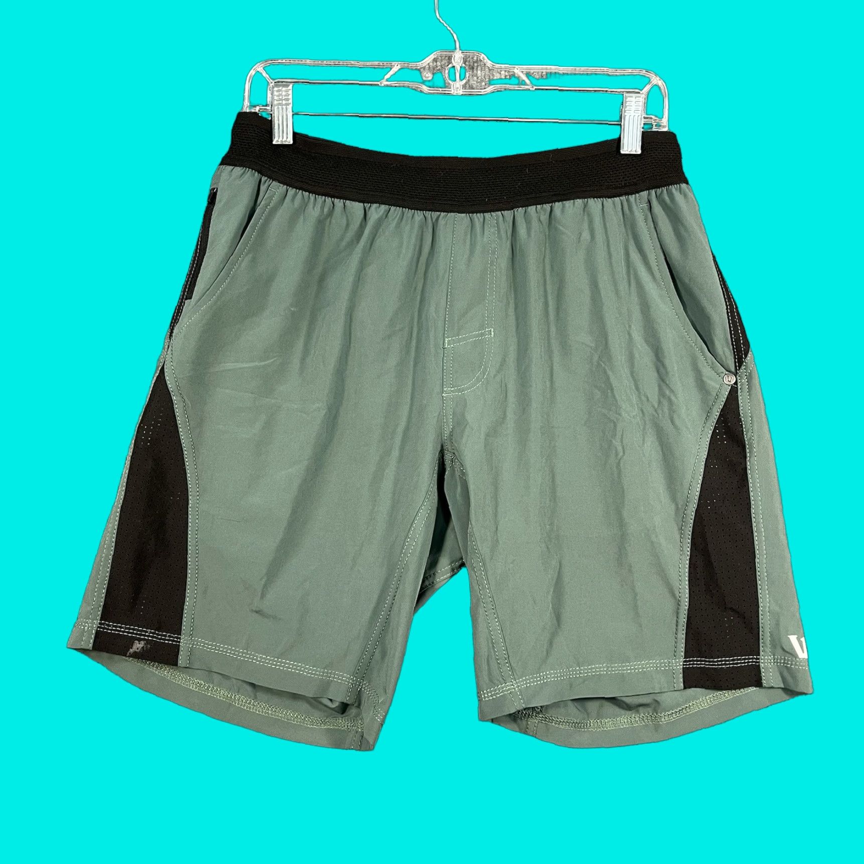 Vuori Vuori Men’s Lined 8” Shorts Training Gym Activewear M Teal Black Multicolor Athletic Mens Size US 31 - 1 Thumbnail