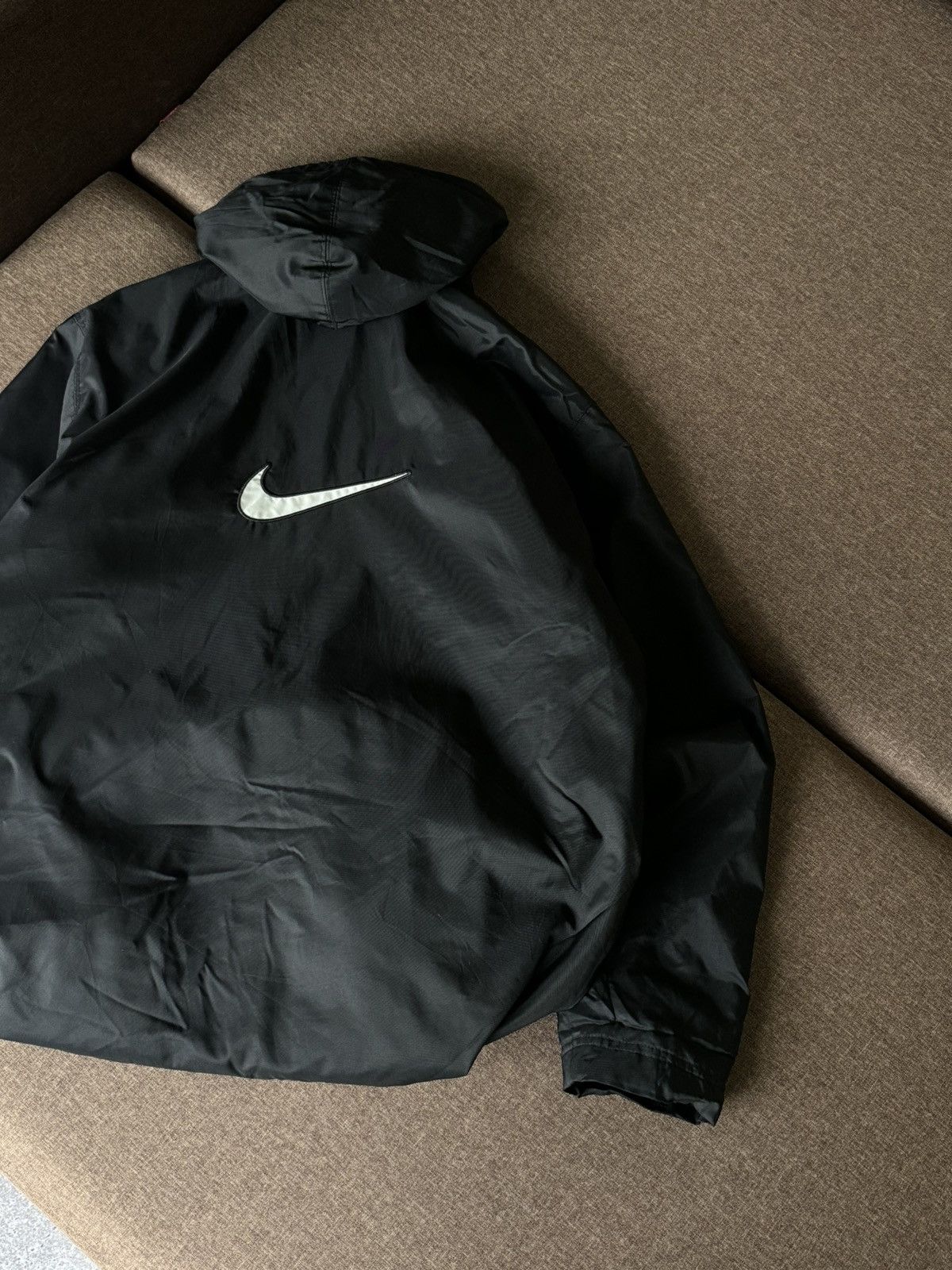 Nike Vintage Nike Big swoosh logo nylon jacket Size US M / EU 48-50 / 2 - 4 Thumbnail