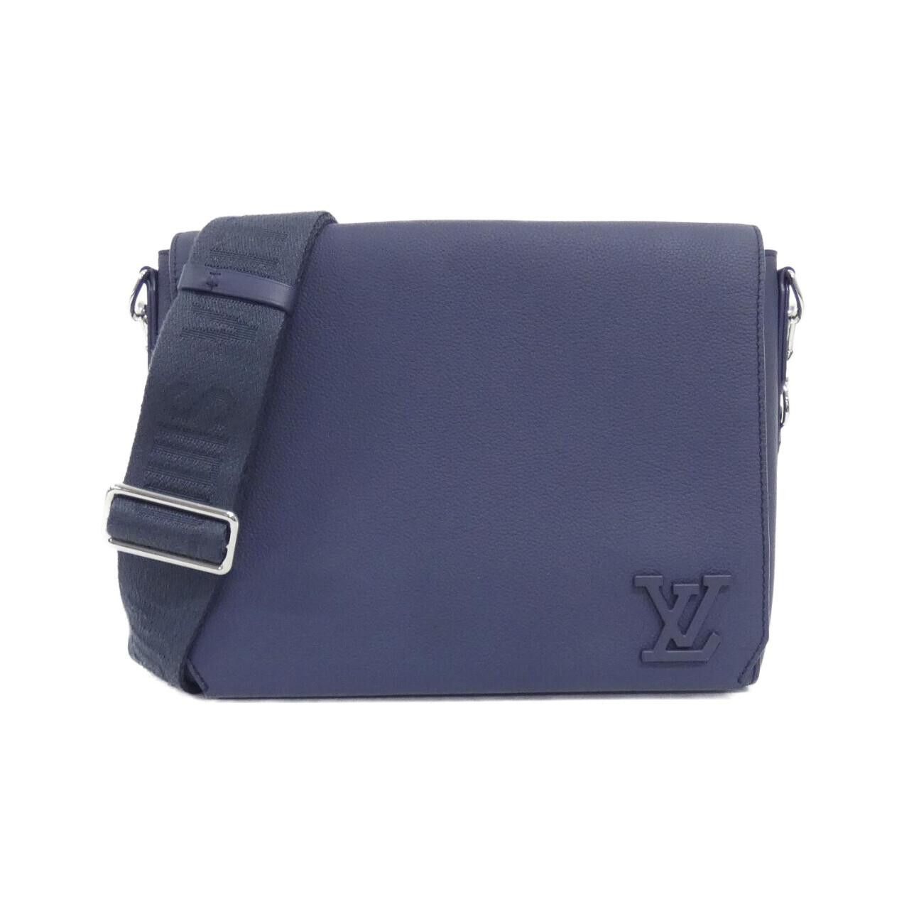 Louis Vuitton Louis Vuitton Louis Vuitton LV Aerogram Takeoff Messenger Calf Shoulder Bag Leather Shoulder Bag M11599 DUTY FREE for USA Size ONE SIZE - 1 Thumbnail
