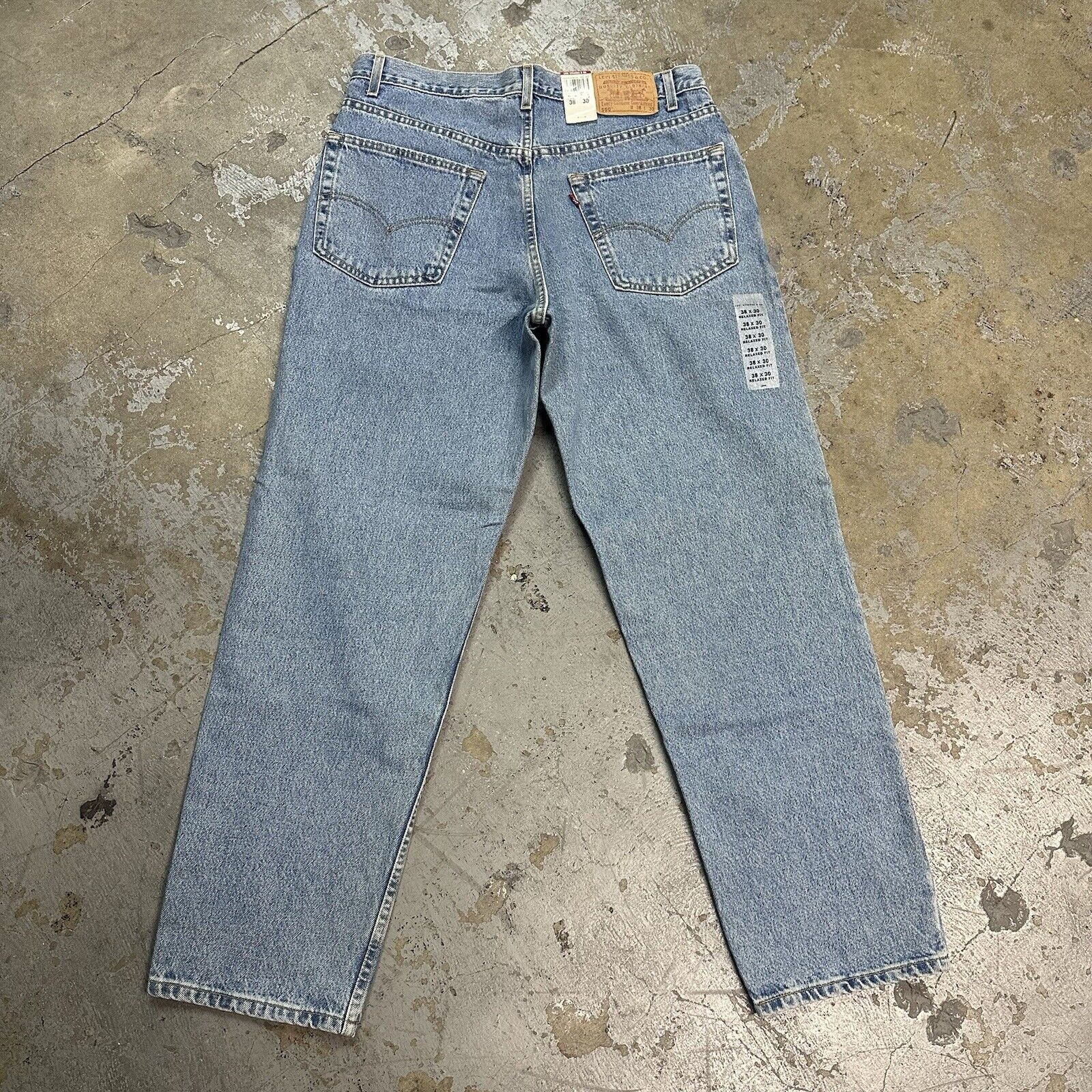 Levi's × Vintage NWT Vintage Levi’s 550 Relaxed Fit Denim Jeans 38x30 NEW Size US 38 / EU 54 - 4 Thumbnail