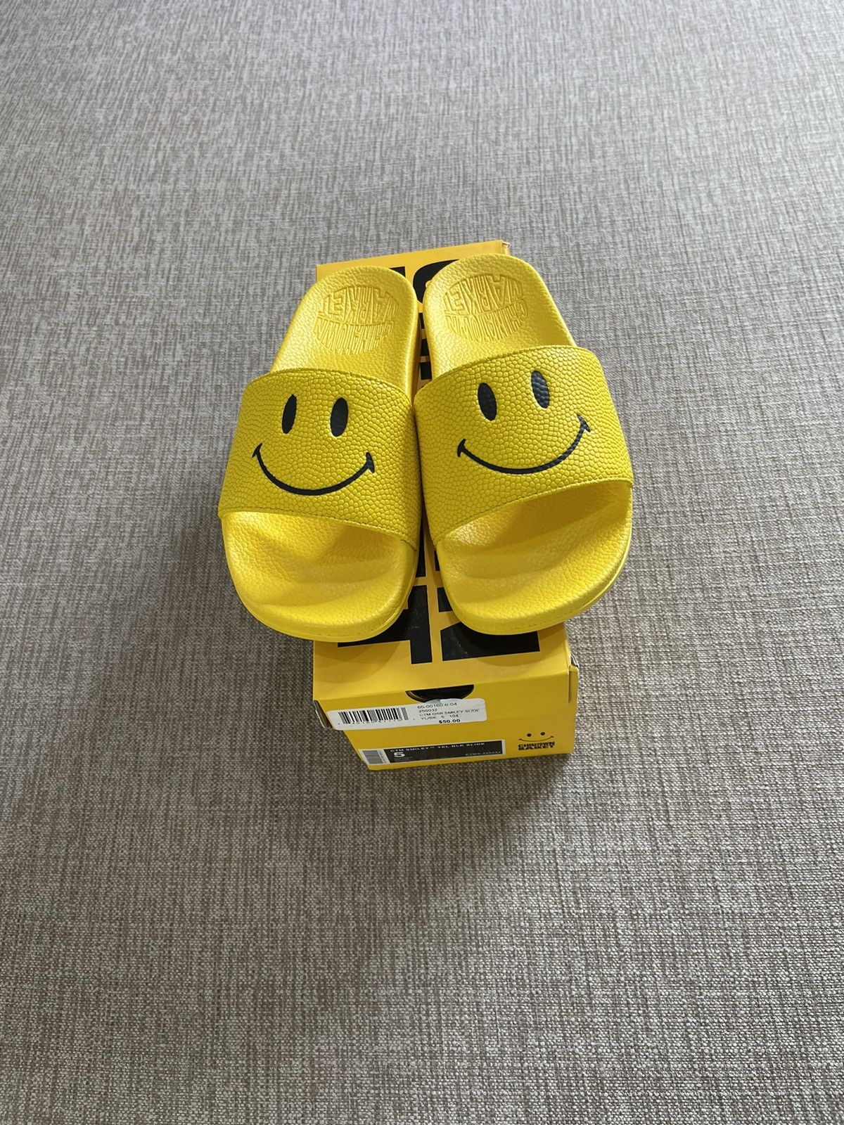 Market Chinatown Market Bball Smiley Slide Size US 5 / EU 37 - 1 Thumbnail