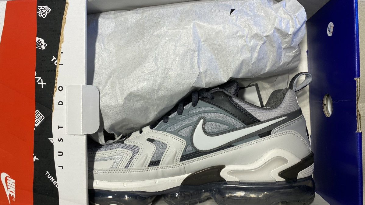 Nike AIR VAPORMAX EVO Size US 10.5 / EU 43-44 - 2 Thumbnail