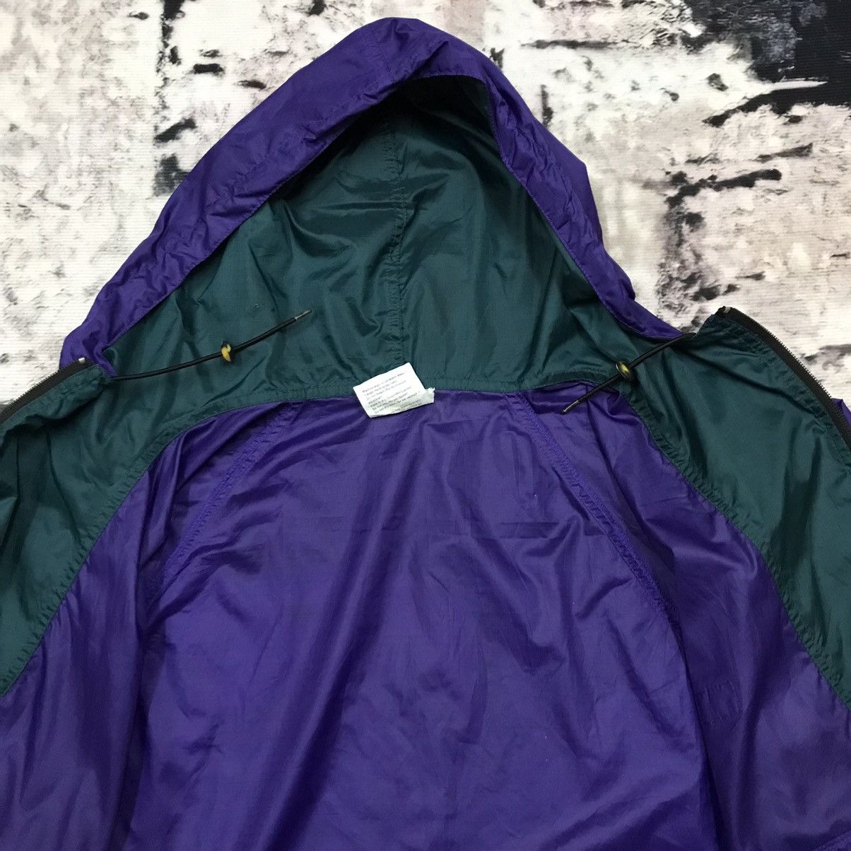 Helly Hansen Vintage Helly Hansen Small logo Windbreaker Jacket Size US XL / EU 56 / 4 - 6 Thumbnail
