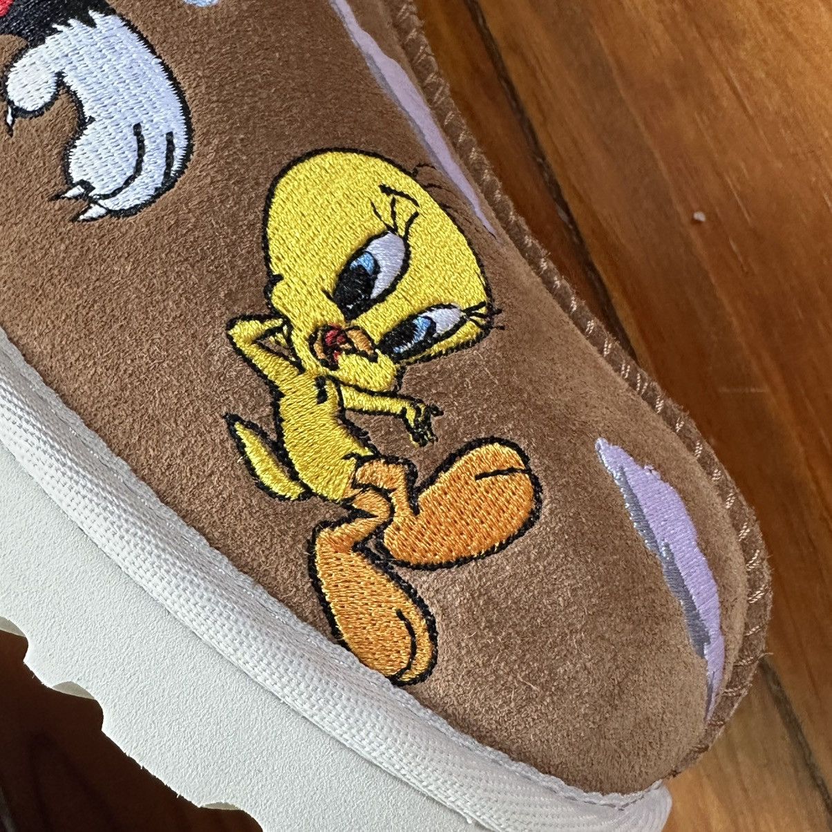 Palace × Ugg Palace UGG Looney Tunes Tasman Slipper Chestnut - Size 42 Size US 9 / EU 42 - 11 Thumbnail
