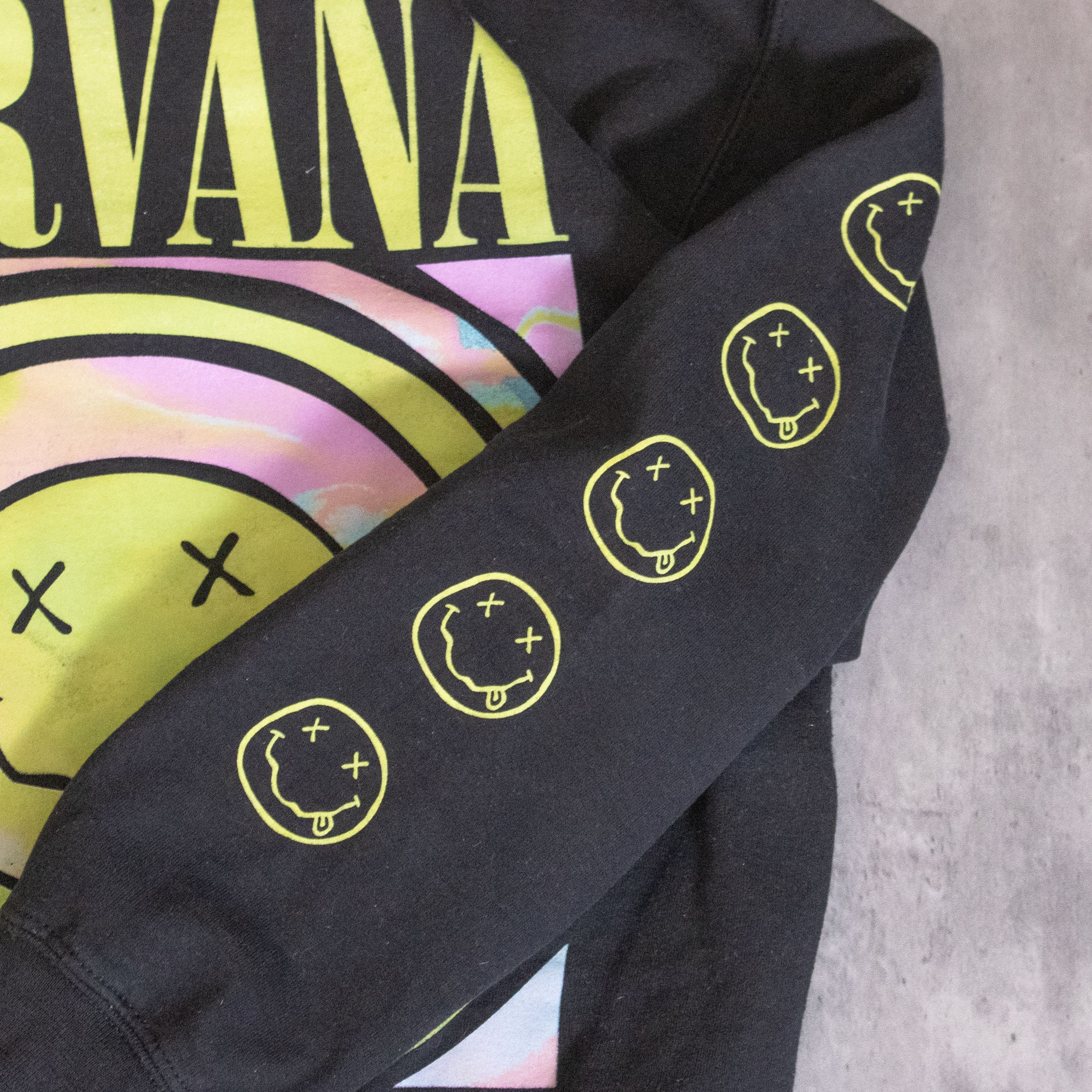 Gildan × Nirvana Nirvana Smile Reprint Black Crewneck Sweater Size US S / EU 44-46 / 1 - 7 Thumbnail