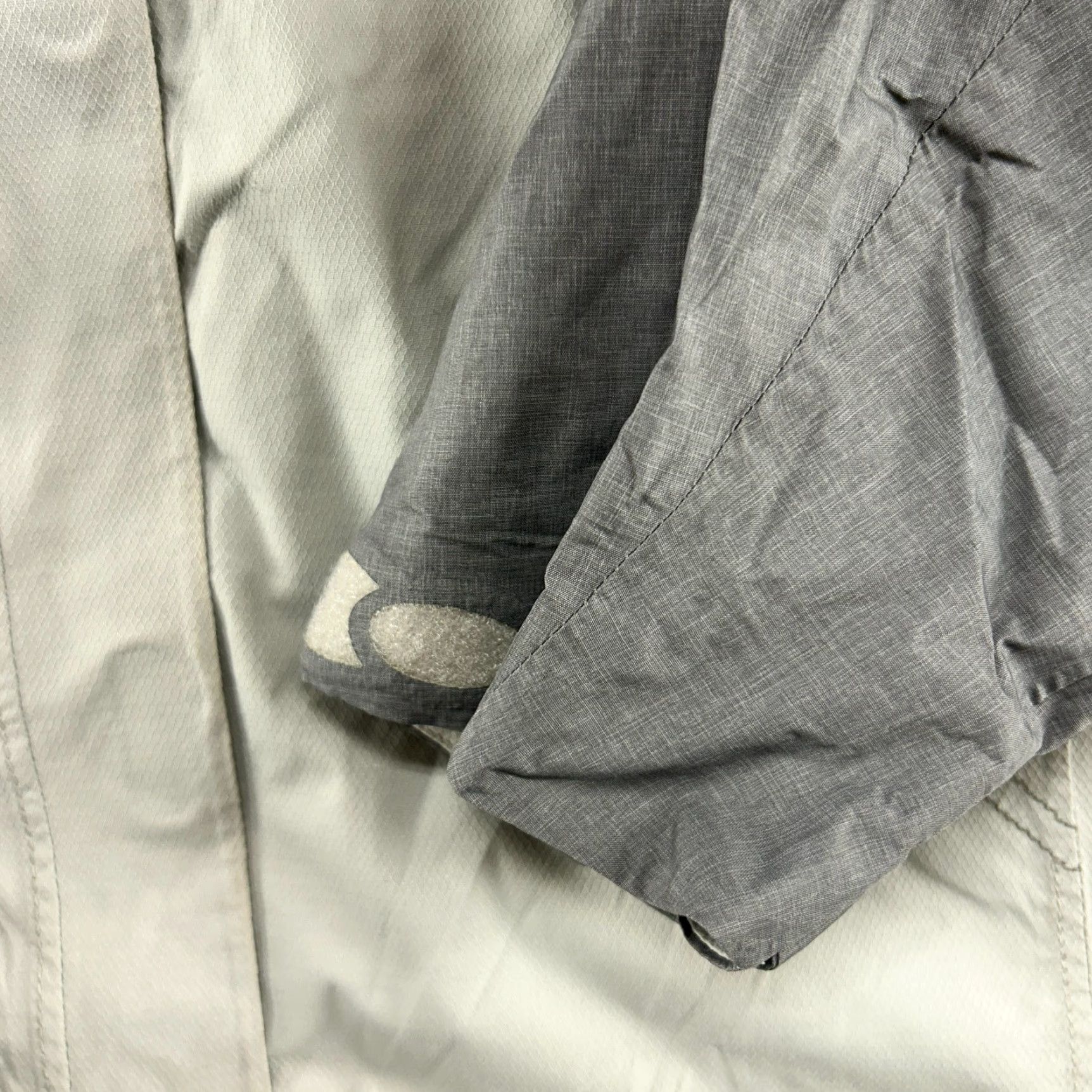 Mountain Hardwear Mountain Hardwear Jacket Womens L White Grey Rain Coat Hooded Nylon Full Zip Size L / US 10 / IT 46 - 6 Thumbnail
