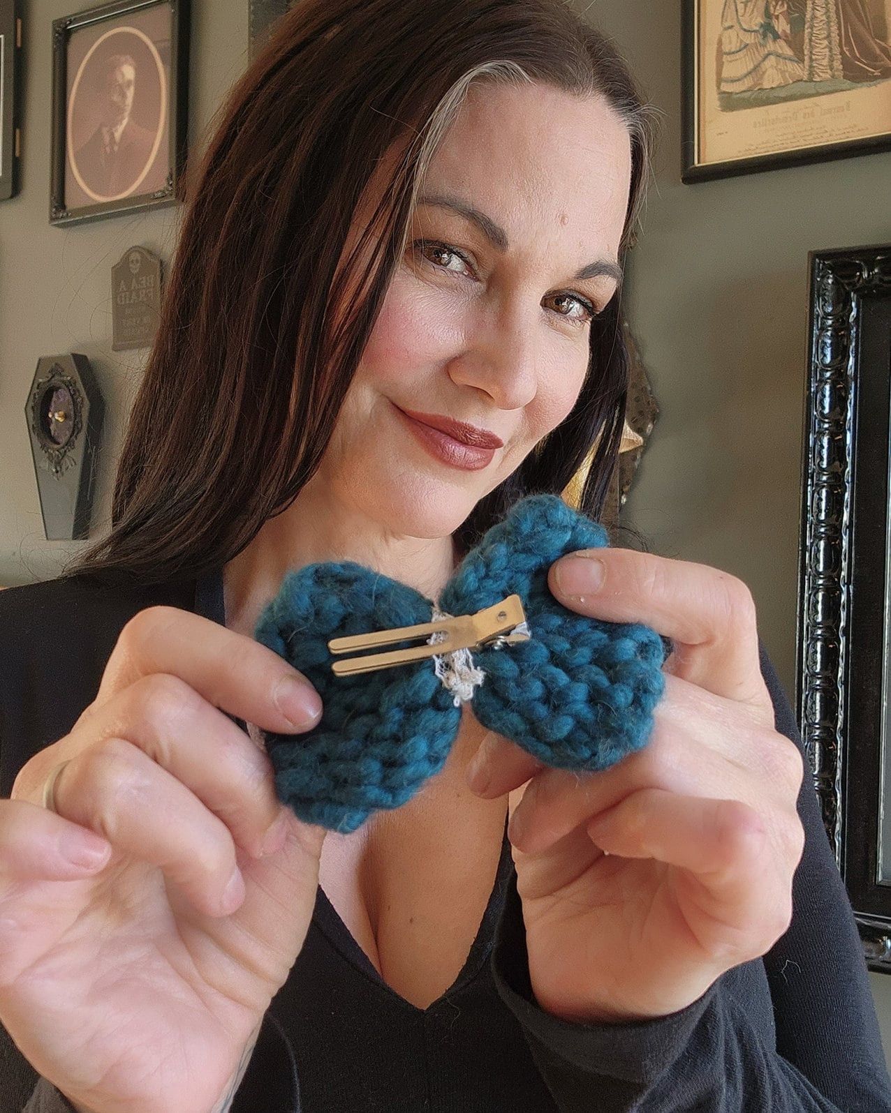 Handmade Hand Knit Hair Bow on Clip, Dark Teal Blue with Vintage Whit Size ONE SIZE - 6 Thumbnail