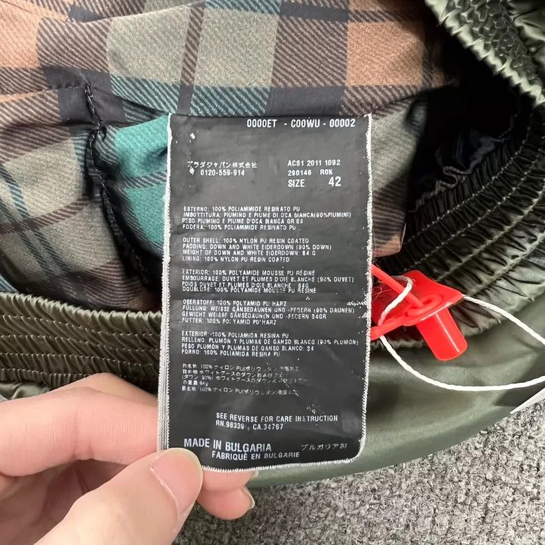 Prada Prada Triangle logo, hooded vest 2502-Nextarrow Size US XS / EU 42 / 0 - 7 Thumbnail