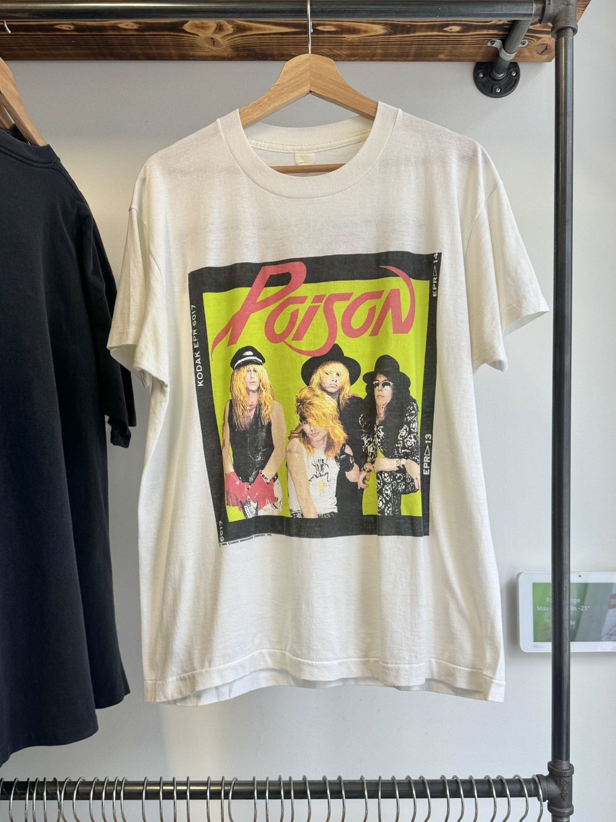 Band Tees Vintage 1989 Poison Tshirt Size US L / EU 52-54 / 3 - 1 Thumbnail