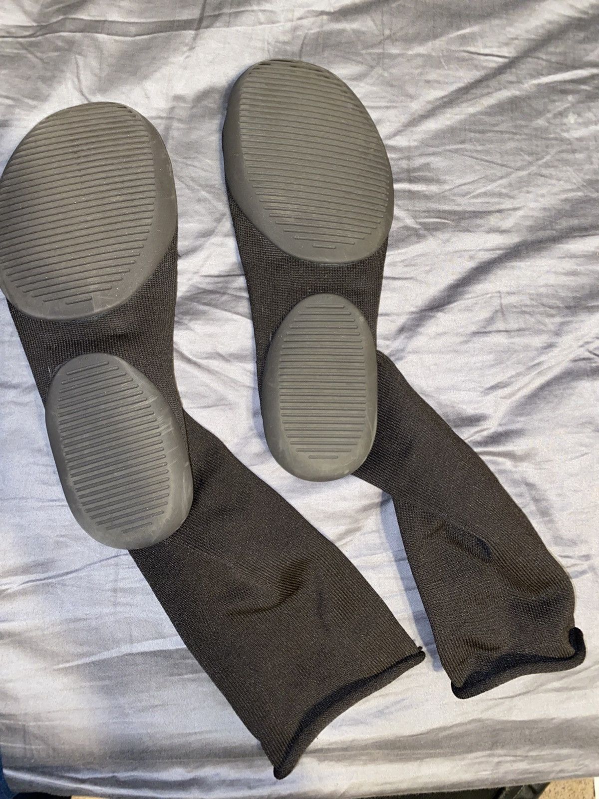 Yeezy Yeezy pods size 2 Size US 10 / EU 43 - 1 Thumbnail