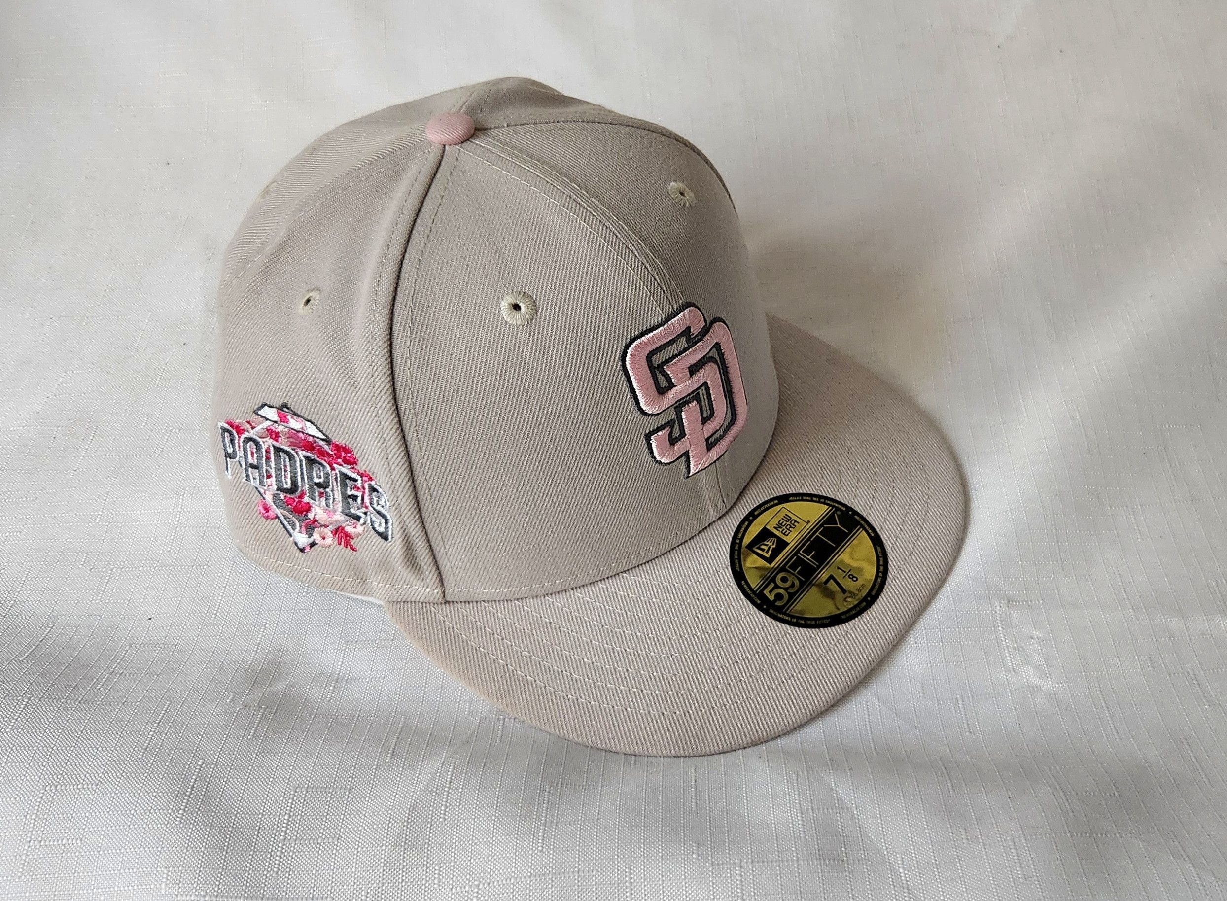 New Era New Era San Diego Padres Khaki Mother's Day On-Field 7 1/8 Size ONE SIZE - 5 Thumbnail