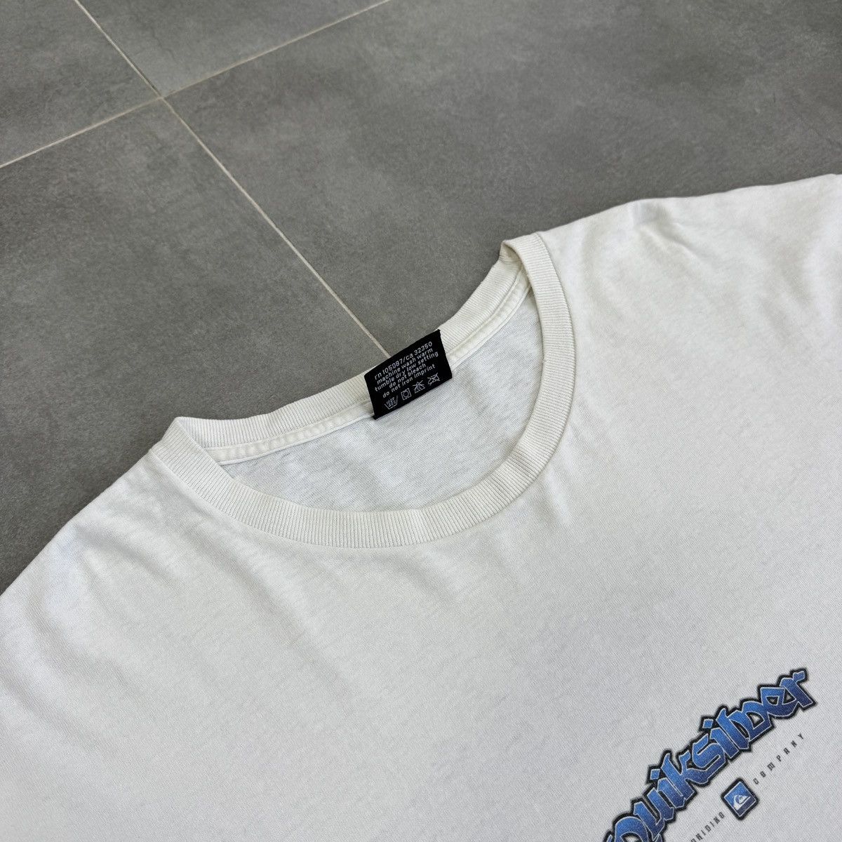 Quiksilver Vintage Quiksilver Center Logo Surf Style Y2K Men T-Shirt Size US XL / EU 56 / 4 - 8 Thumbnail