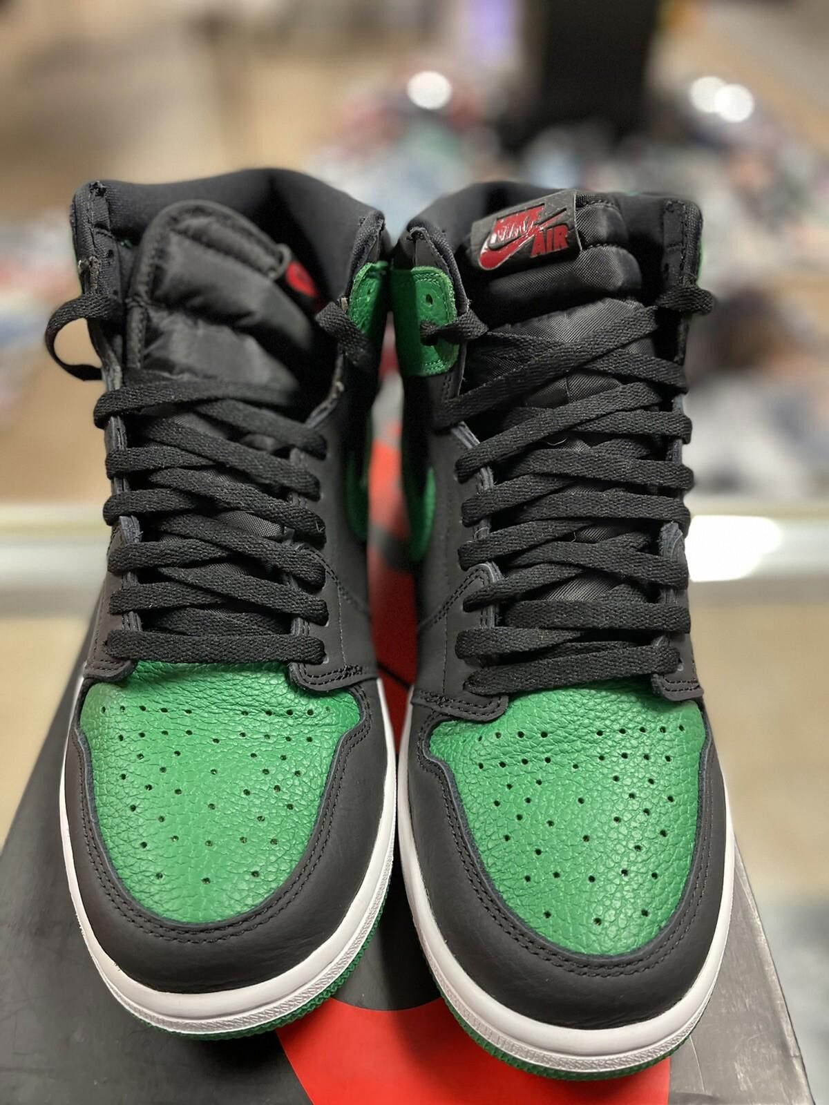 Jordan Brand Size 10.5 - Jordan 1 Retro High OG Pine Green 2.0 555088-030 Size US 10.5 / EU 43-44 - 2 Thumbnail
