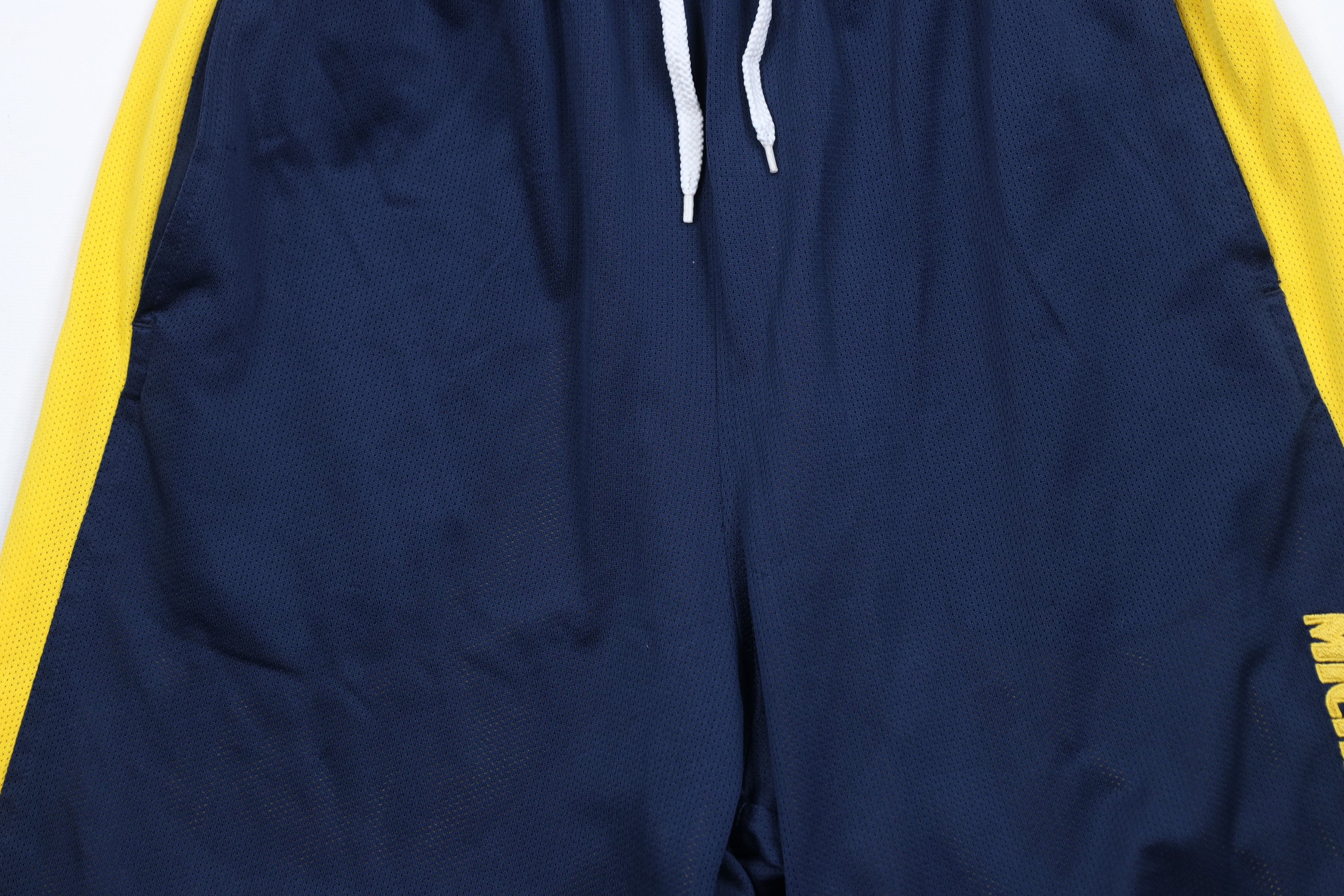 Nike Vintage Nike Scott Mini Swoosh University of Michigan Shorts Size US 30 / EU 46 - 3 Thumbnail
