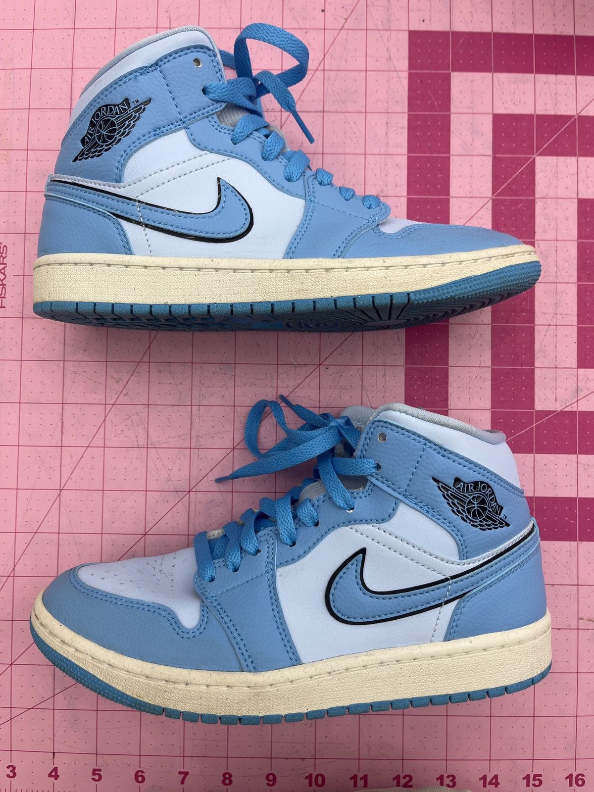 Jordan Brand × Nike Women’s Nike Air Jordan 1 Mid 7.5 Ice Blue Powder Blue Size US 7.5 / IT 37.5 - 1 Thumbnail