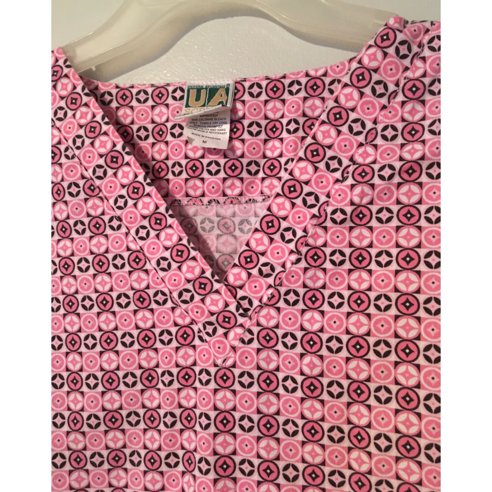Pinko UA Scrubs Shirt Womens Pink Geometric Squares Circles Scrub Top Sz M Medium Patterned Pink Womens M Size M / US 6-8 / IT 42-44 - 4 Thumbnail