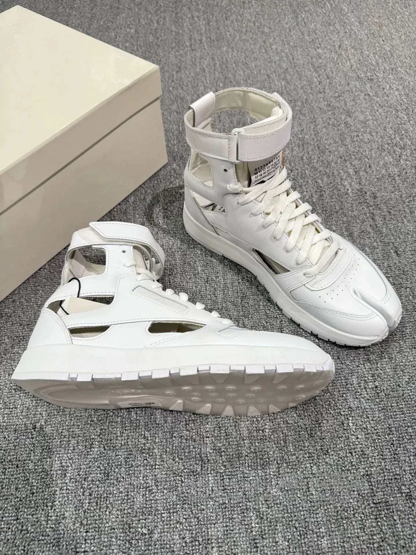 Maison Margiela Maison Margiela High. Size US 7 / EU 40 - 4 Thumbnail