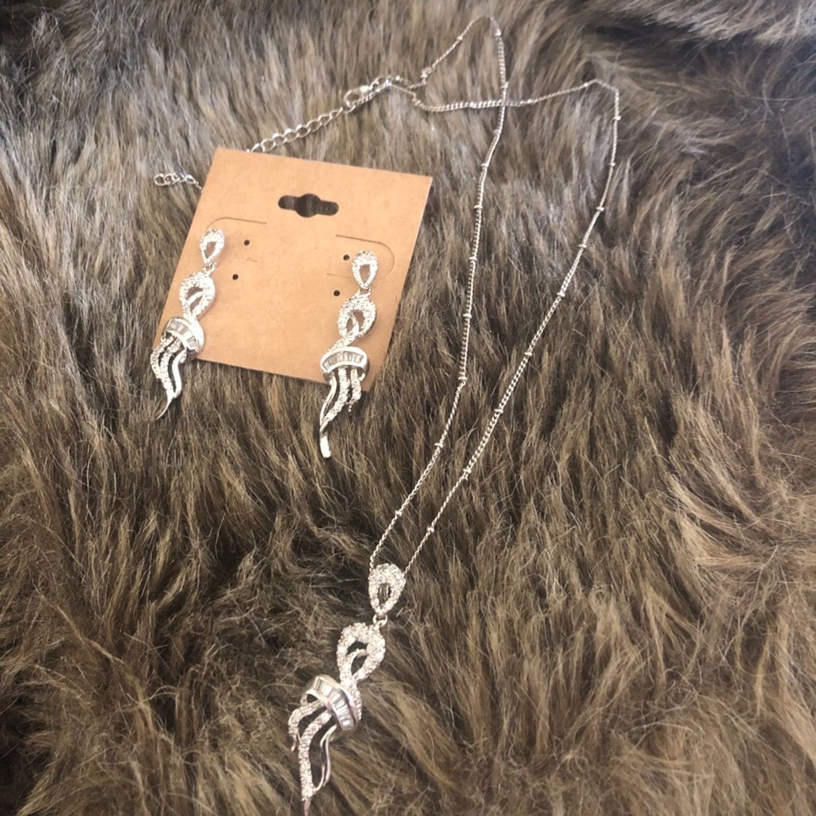 Jewelry Stunning cubic zirconia silver plated jewelry set Size ONE SIZE - 9 Thumbnail