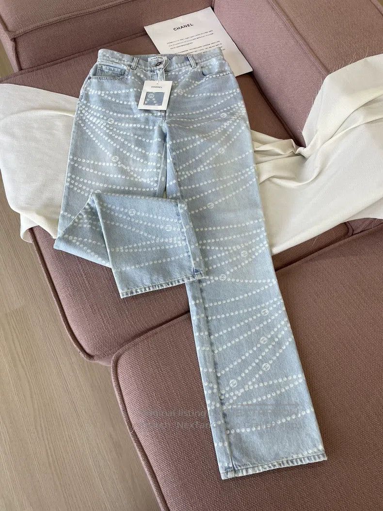 Chanel Chanel 25P popular light pearl chain jeans Size 25" / US 0 / IT 36 - 1 Thumbnail
