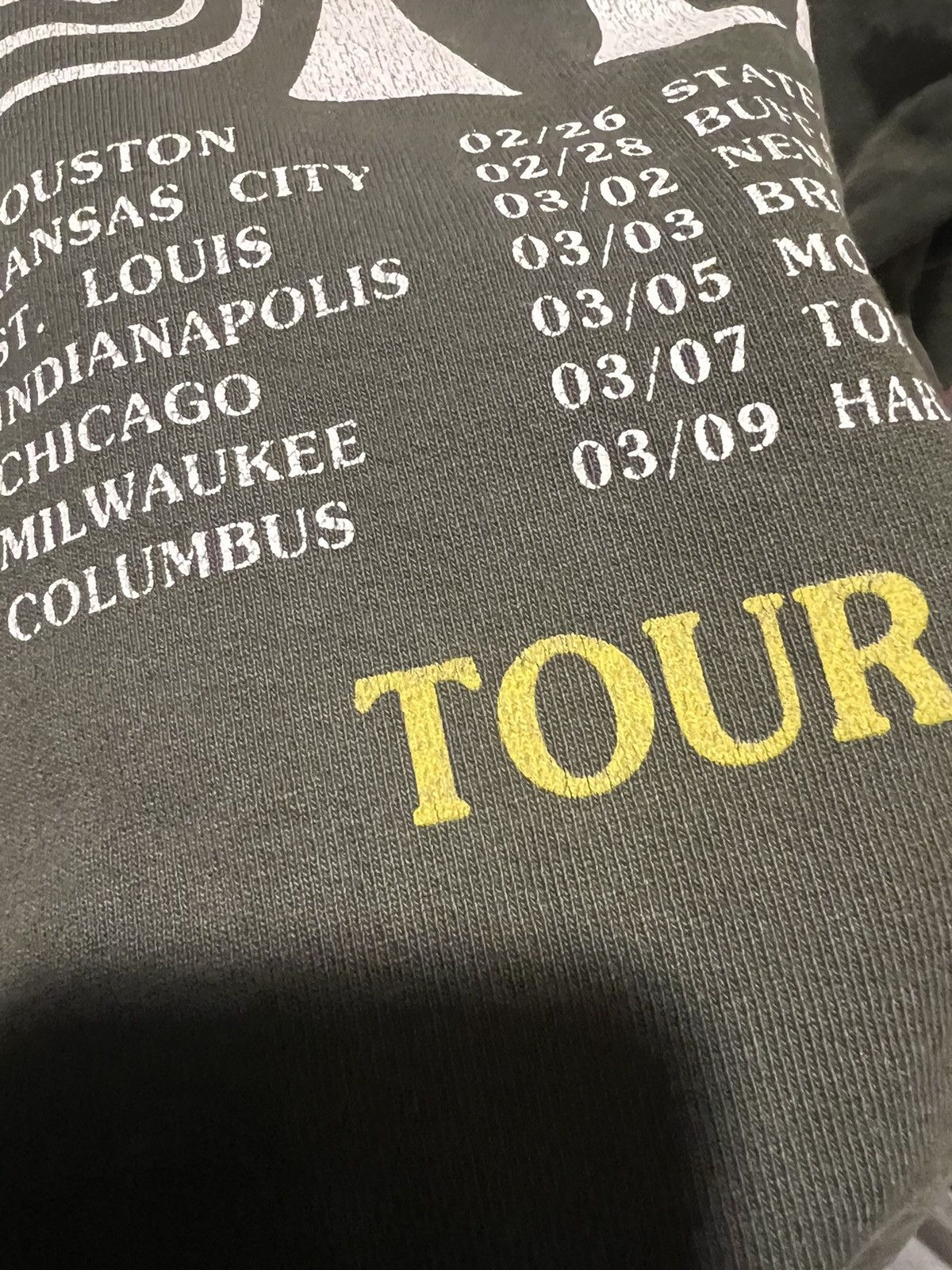 Travis Scott bear n goldfish ASTROWORLD WISH YOU WERE HERE 2018 crewneck Size US M / EU 48-50 / 2 - 5 Thumbnail