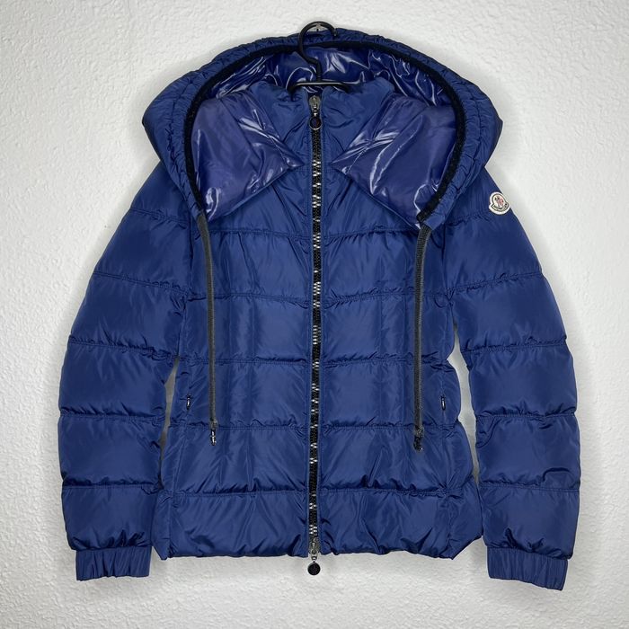 Moncler down best sale jacket big logo