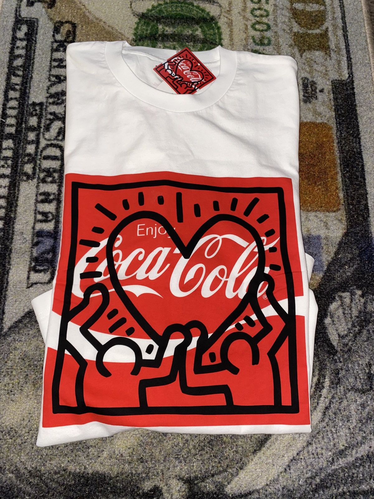 Coca Cola Uniqlo x Keith Haring x Coca Cola UT Graphic Tee Size US XL / EU 56 / 4 - 1 Thumbnail