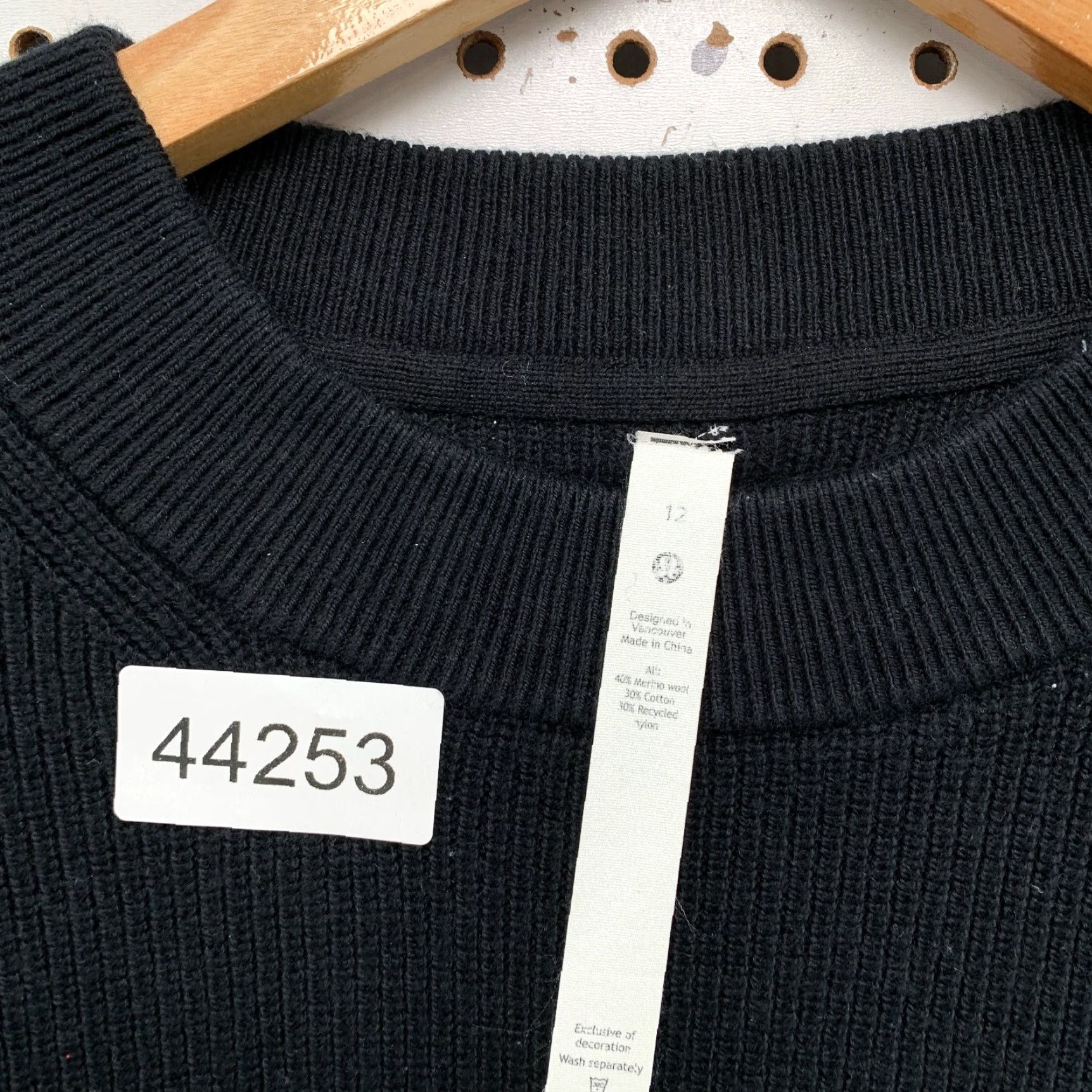 Lululemon Lululemon Merino Wool Pullover Sweater Womens Size 12 Black RIb Knit Size XL / US 12-14 / IT 48-50 - 5 Thumbnail