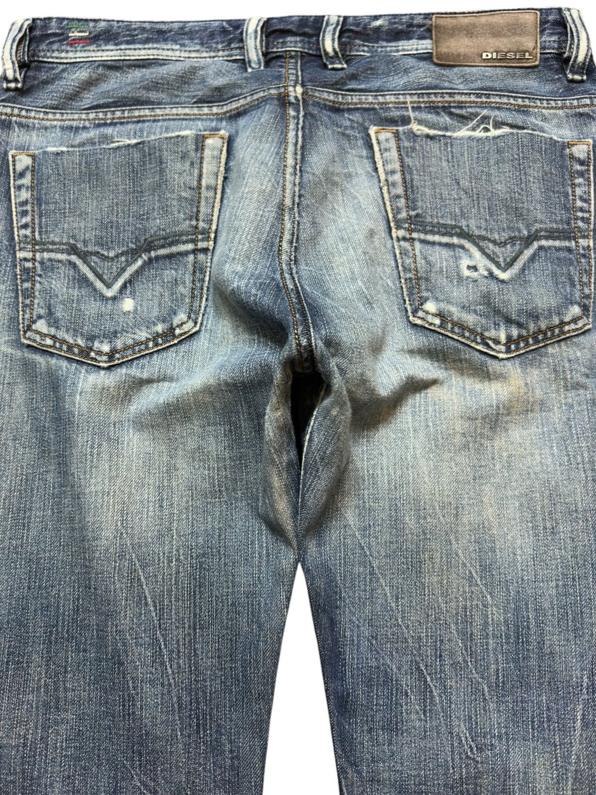 Diesel Black Gold Vintage Diesel Viker-R-Box Faded Ripped Distressed Denim Size US 34 / EU 50 - 7 Thumbnail