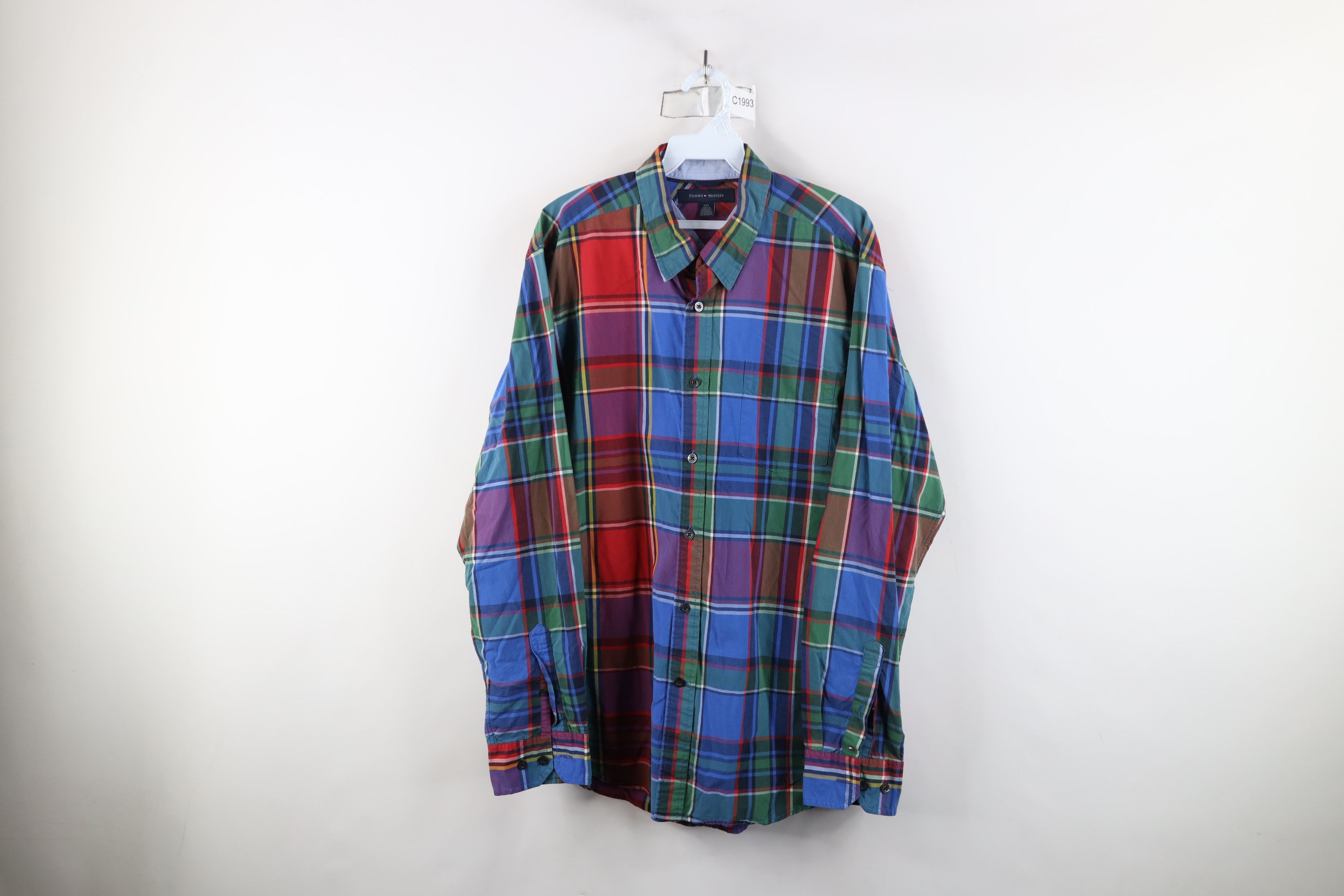 Tommy Hilfiger × Vintage Vintage Tommy Hilfiger Rainbow Collared Button Down Shirt Size US L / EU 52-54 / 3 - 1 Thumbnail