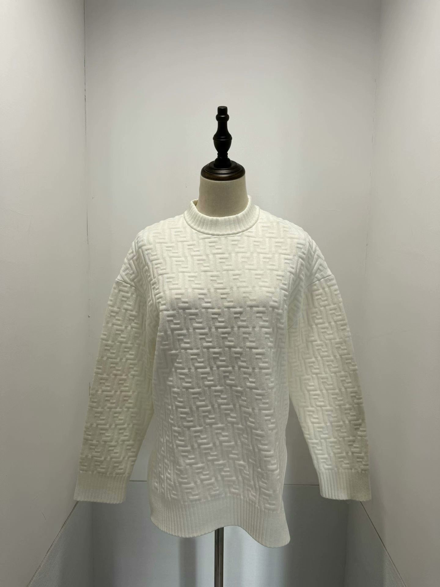 Fendi Fendi Double F Embossed Sweatshirt Size 36 Size S / US 4 / IT 40 - 1 Thumbnail