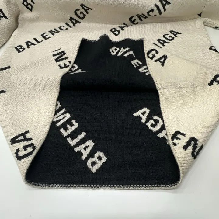 Balenciaga Balenciaga Balenciaga Allover Logo Cotton Knit Sweater -25 Size US S / EU 44-46 / 1 - 5 Thumbnail