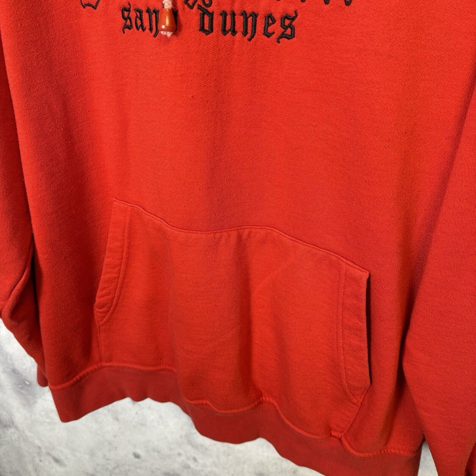 Vintage Vintage Gordon Well Sand Dunes Hoodie Mens 2XL Red Embroider Size US XXL / EU 58 / 5 - 4 Thumbnail