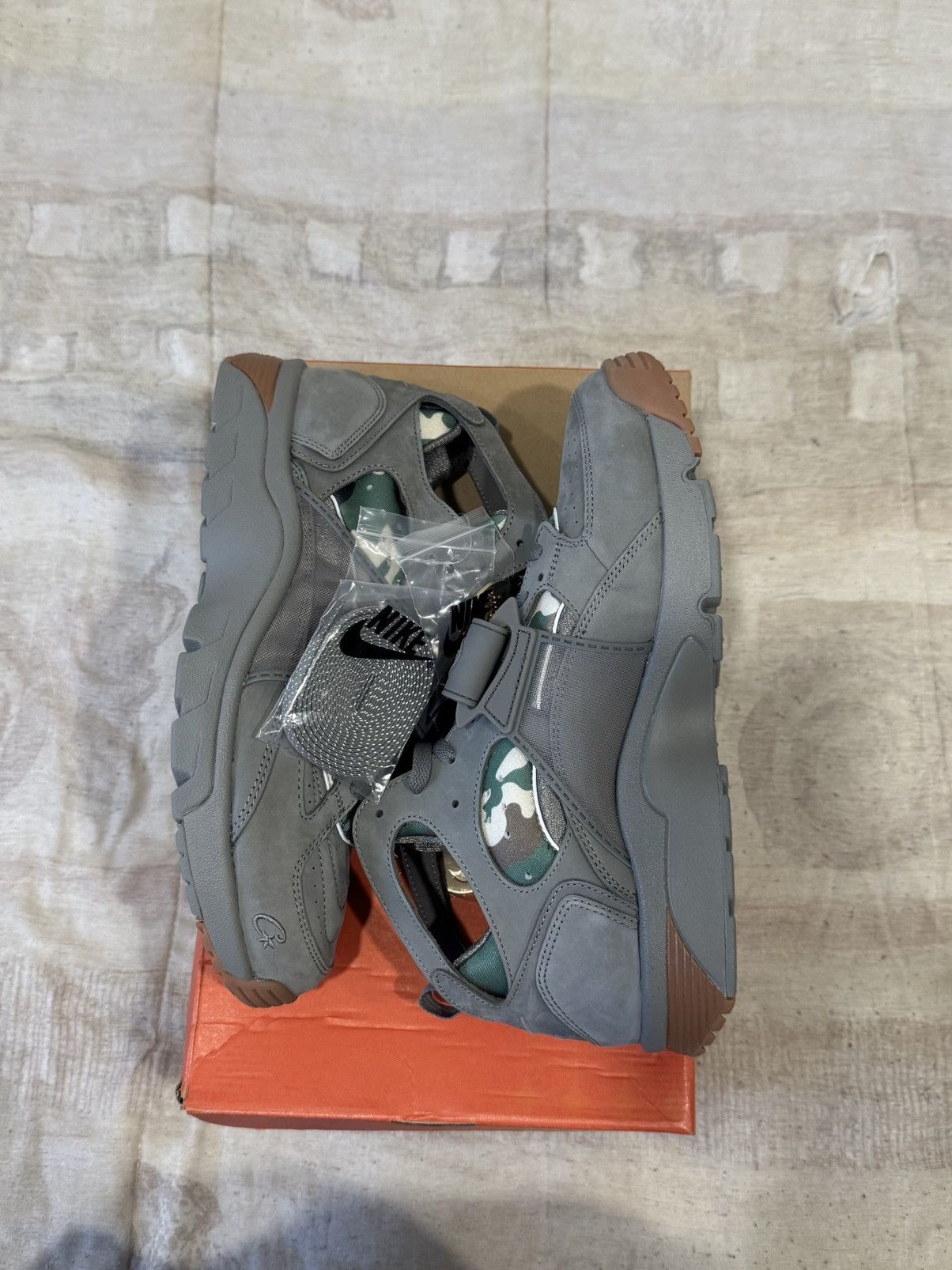 Corteiz × Nike Nike Corteiz Huarache Size US 13 / EU 46 - 4 Thumbnail